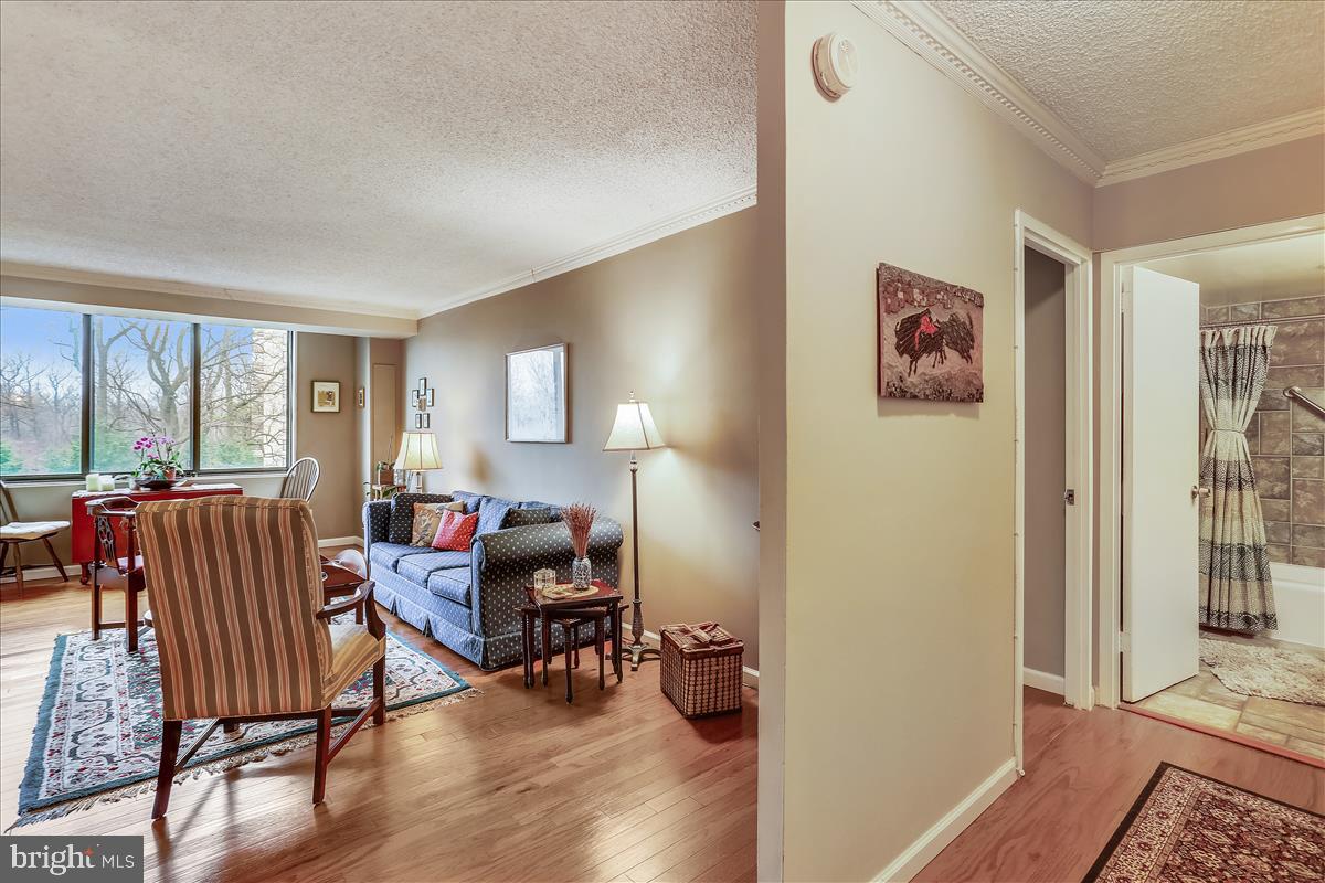 PROMENADE TOWERS - Residential