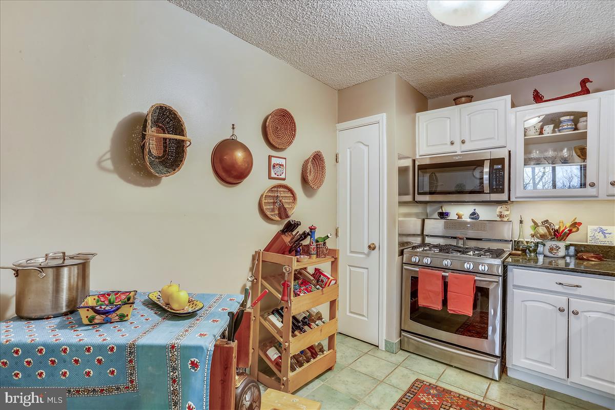 PROMENADE TOWERS - Residential