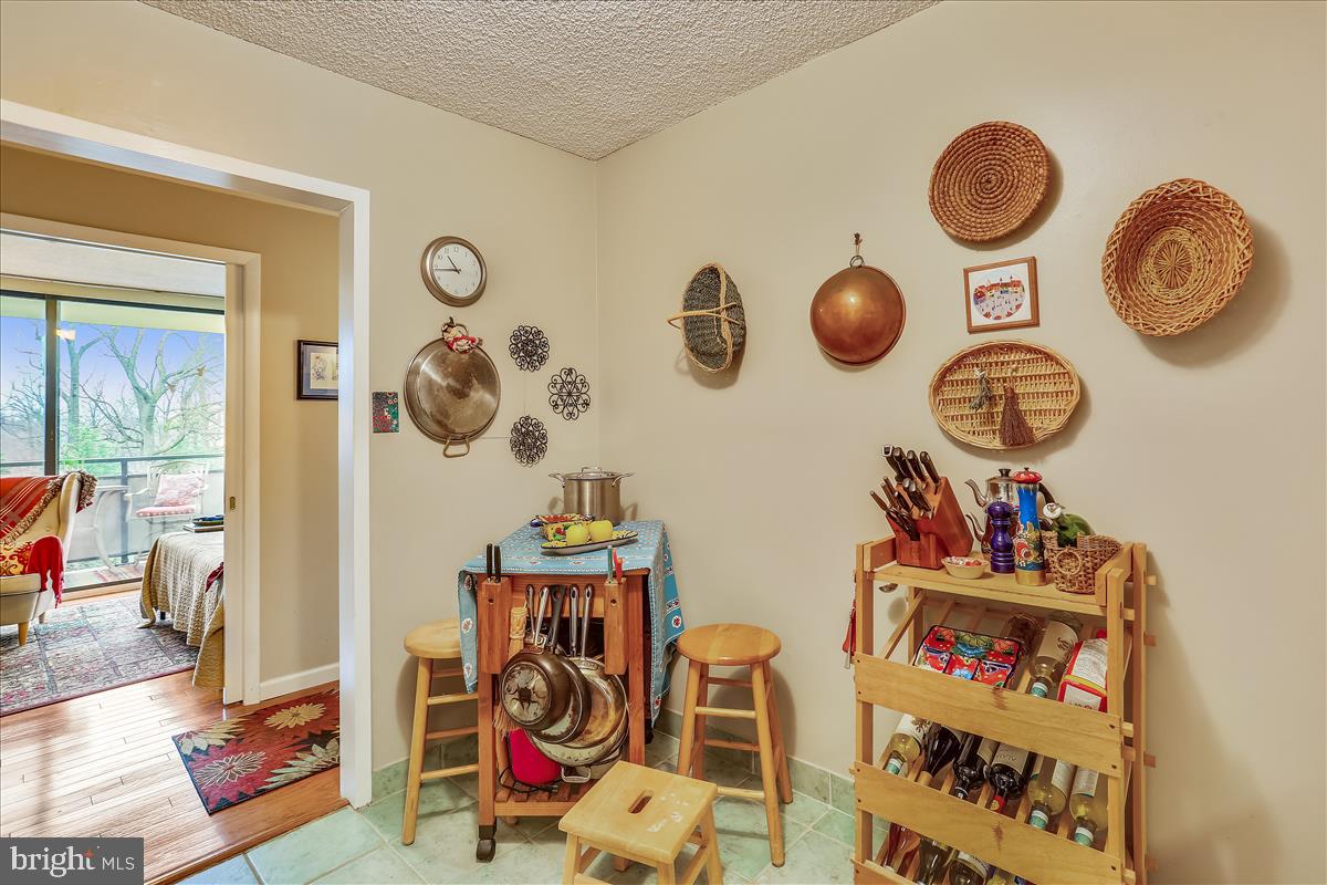 PROMENADE TOWERS - Residential