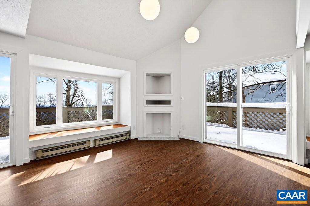 WINTERGREEN RESORT - Residential