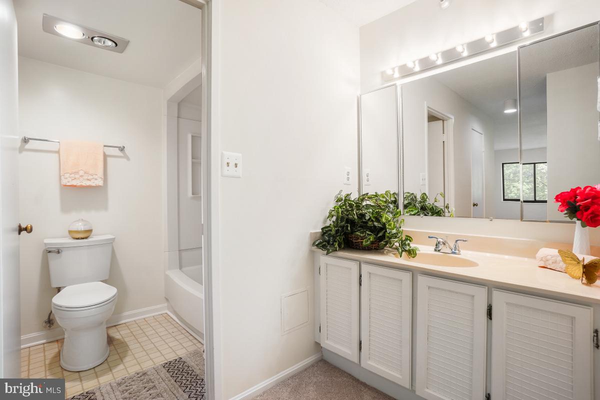 LEISURE WORLD - Residential