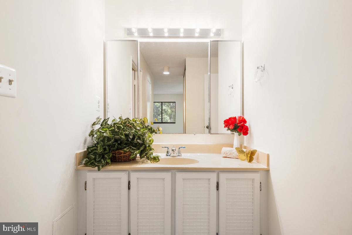 LEISURE WORLD - Residential