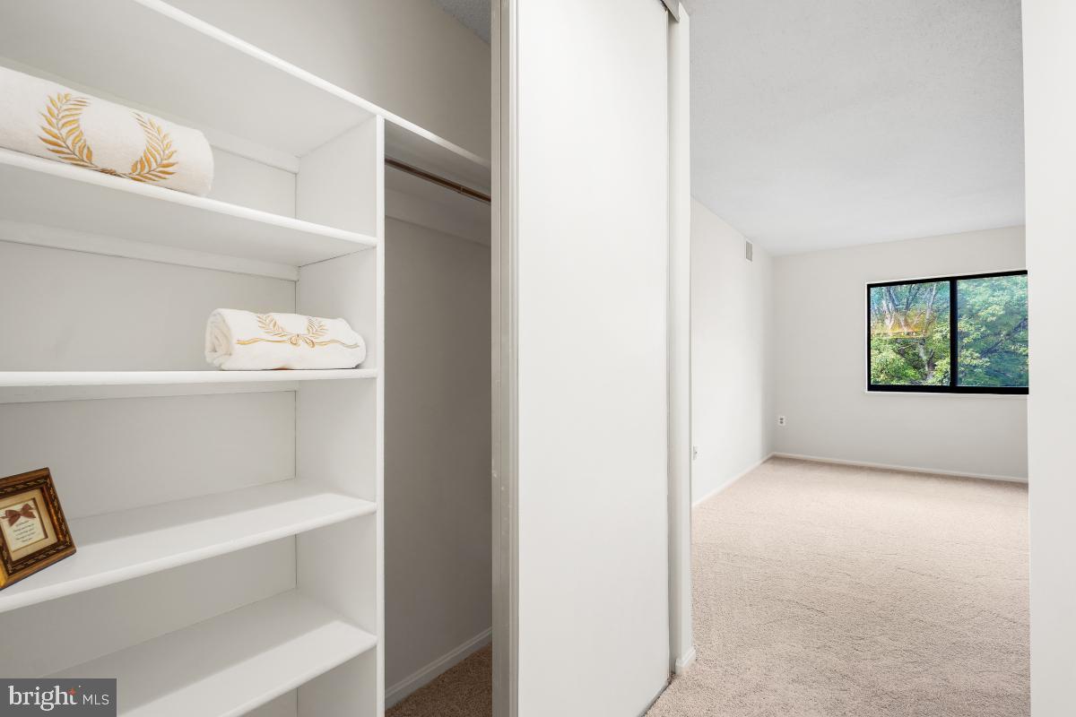 LEISURE WORLD - Residential