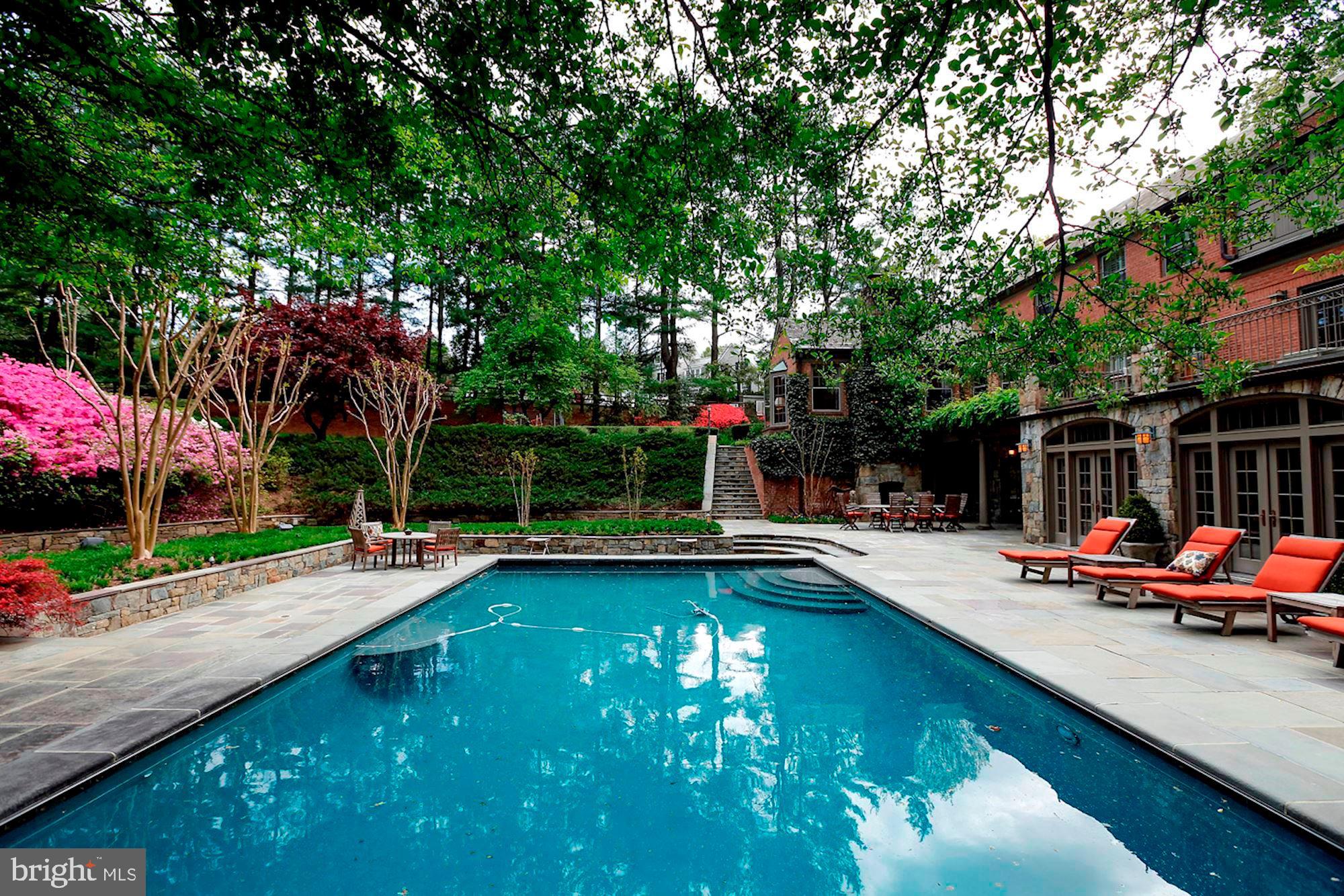 POTOMAC FALLS - Residential