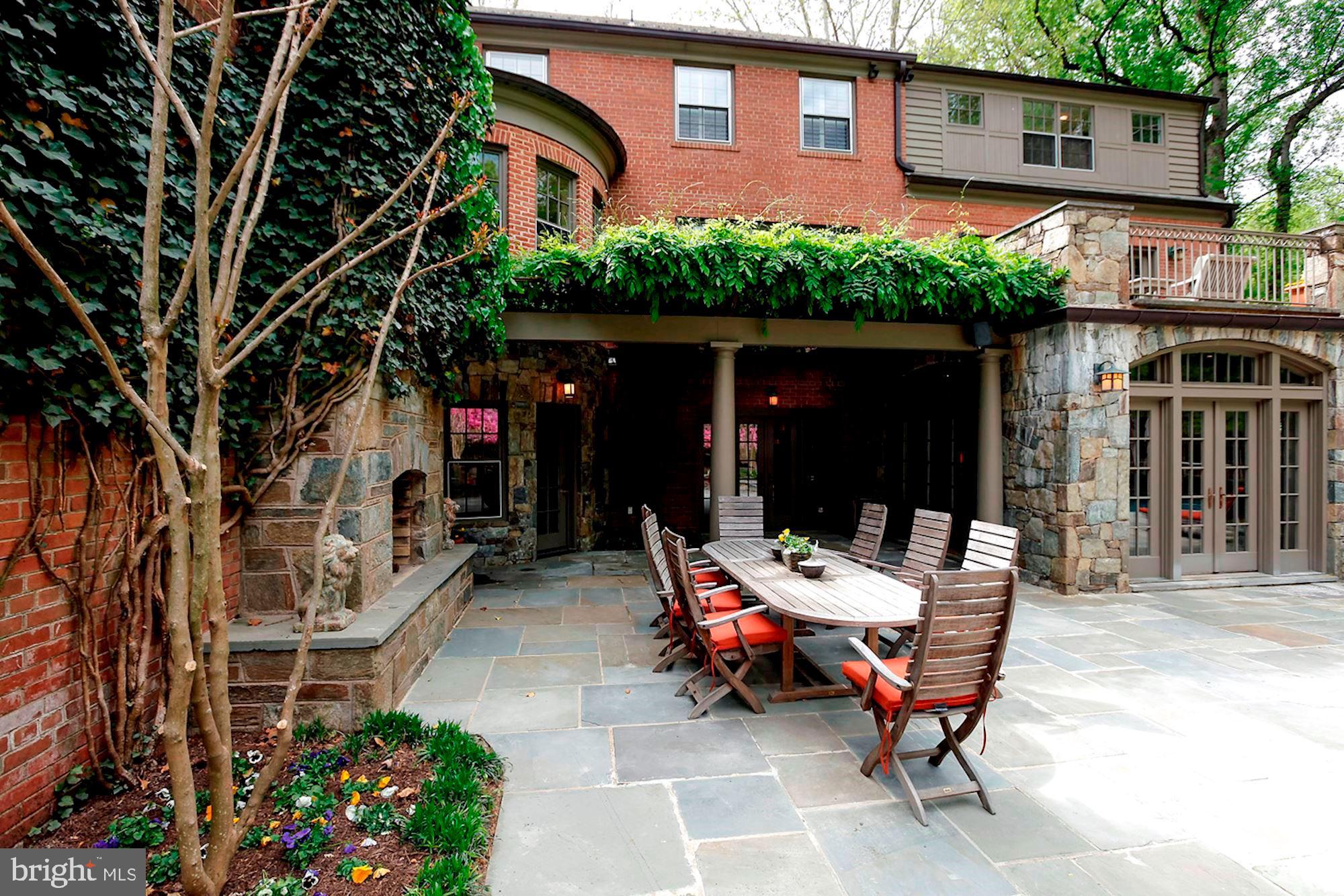 POTOMAC FALLS - Residential