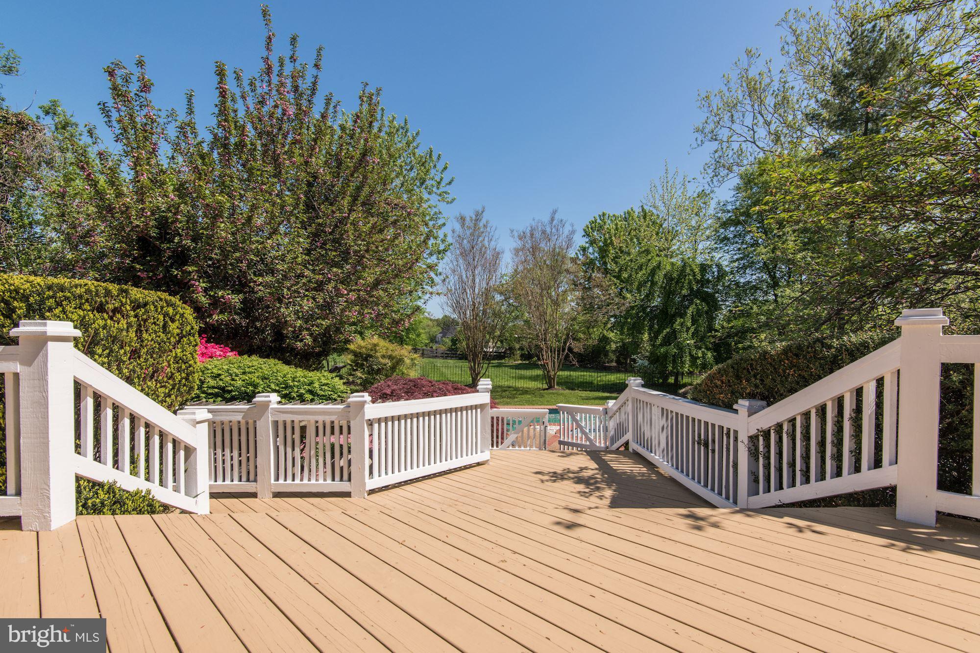 DEERFIELD POND - Residential