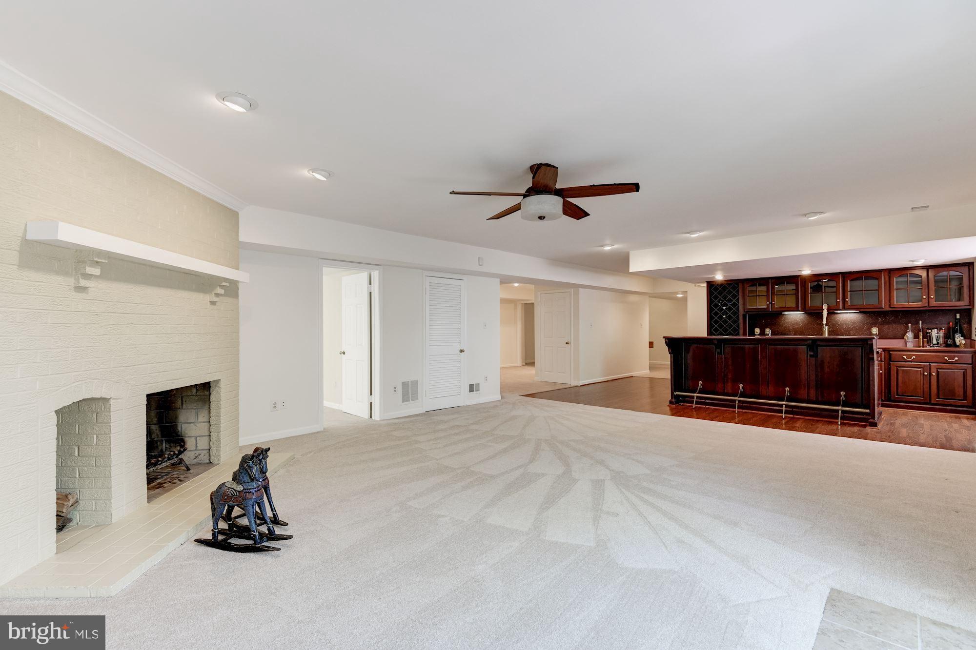 DEERFIELD POND - Residential