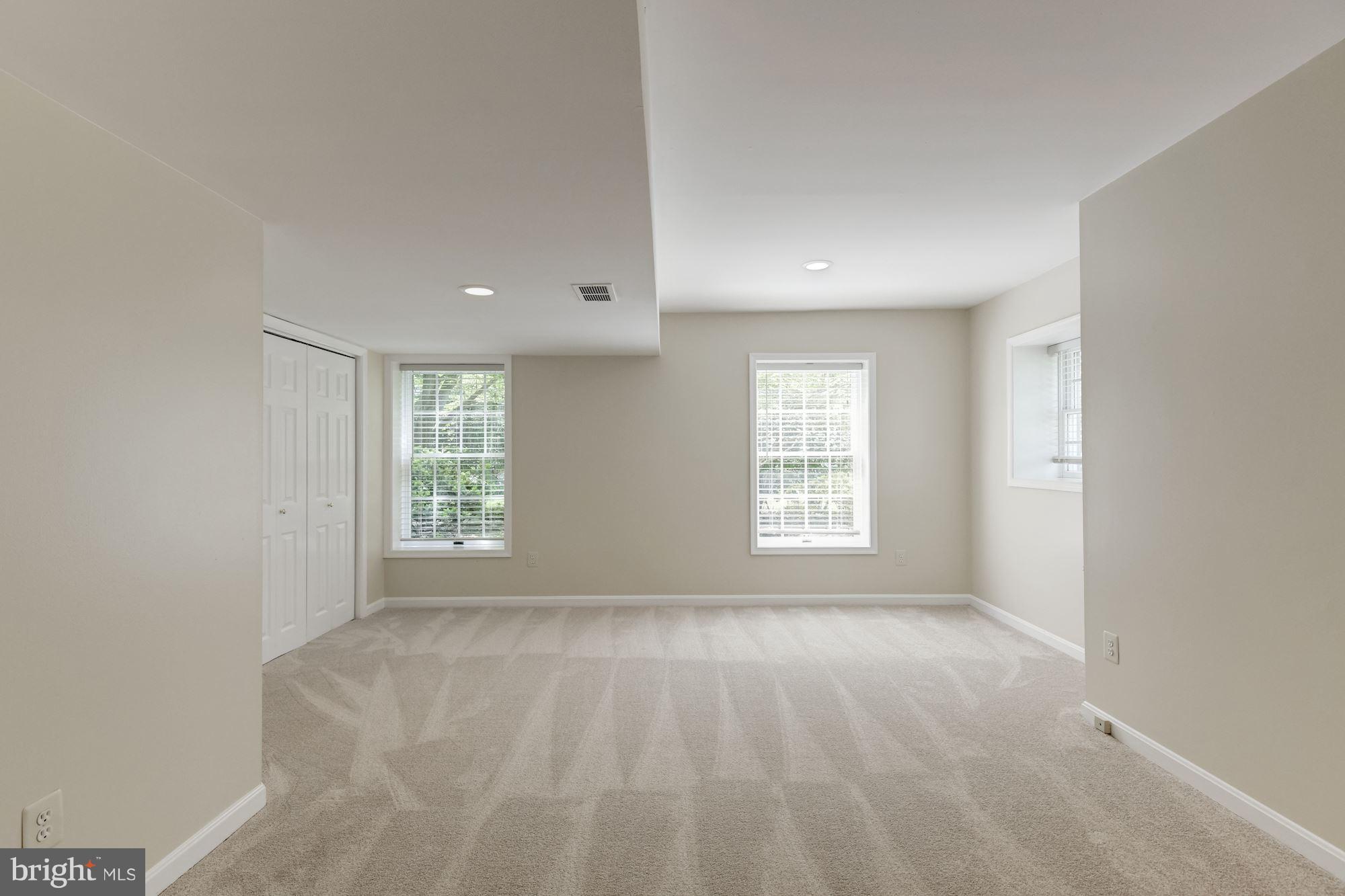 DEERFIELD POND - Residential