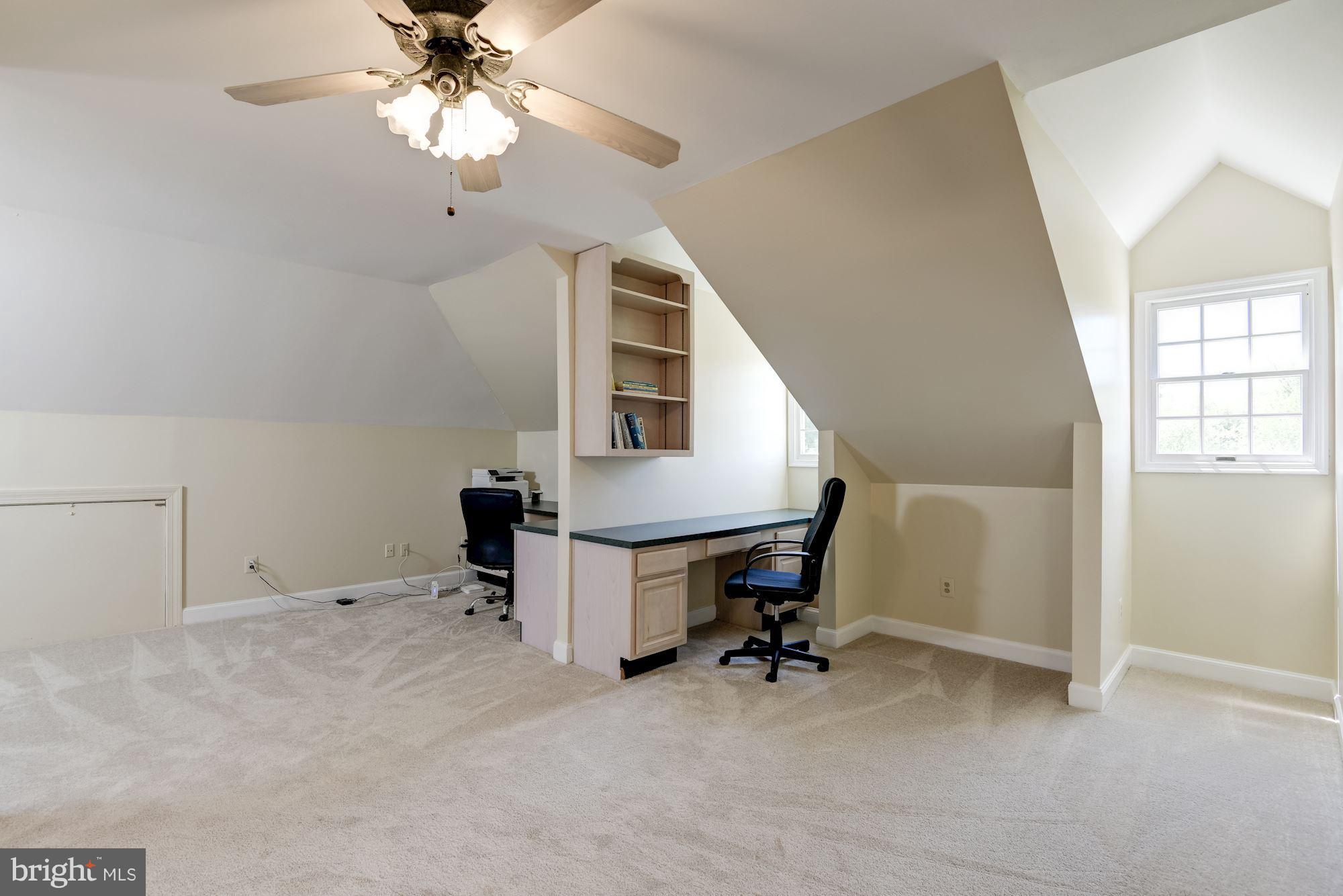 DEERFIELD POND - Residential