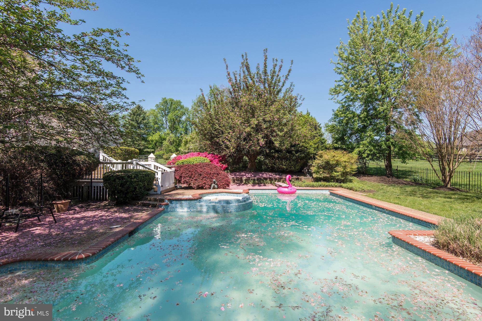 DEERFIELD POND - Residential