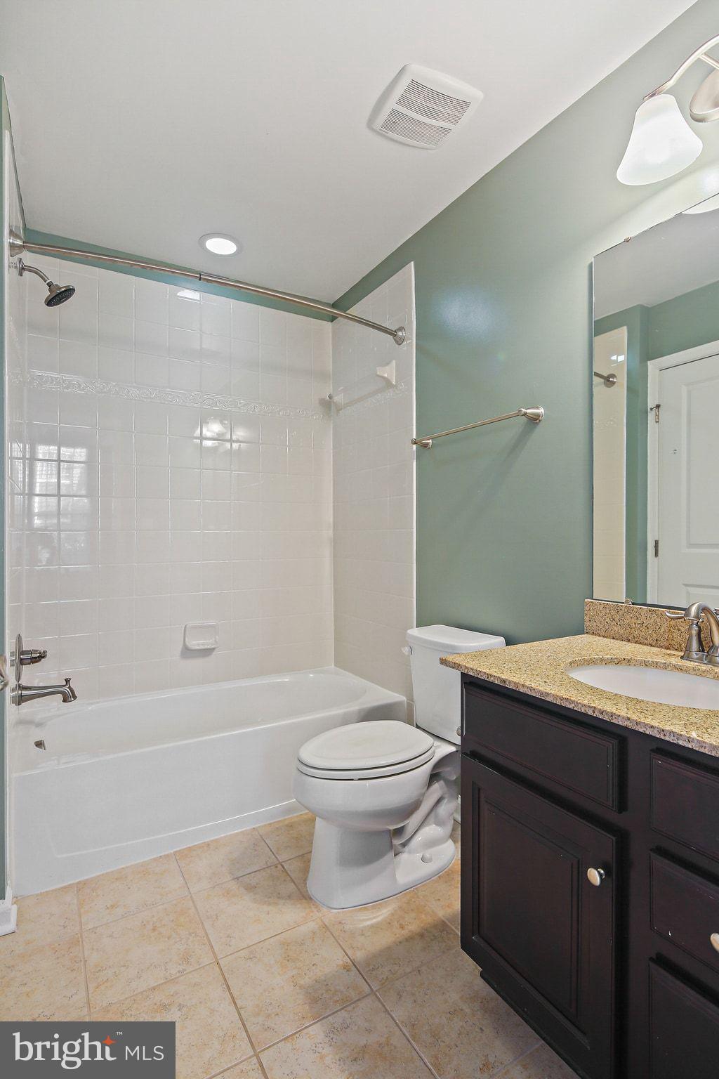 HOWARD SQUARE - Residential Lease