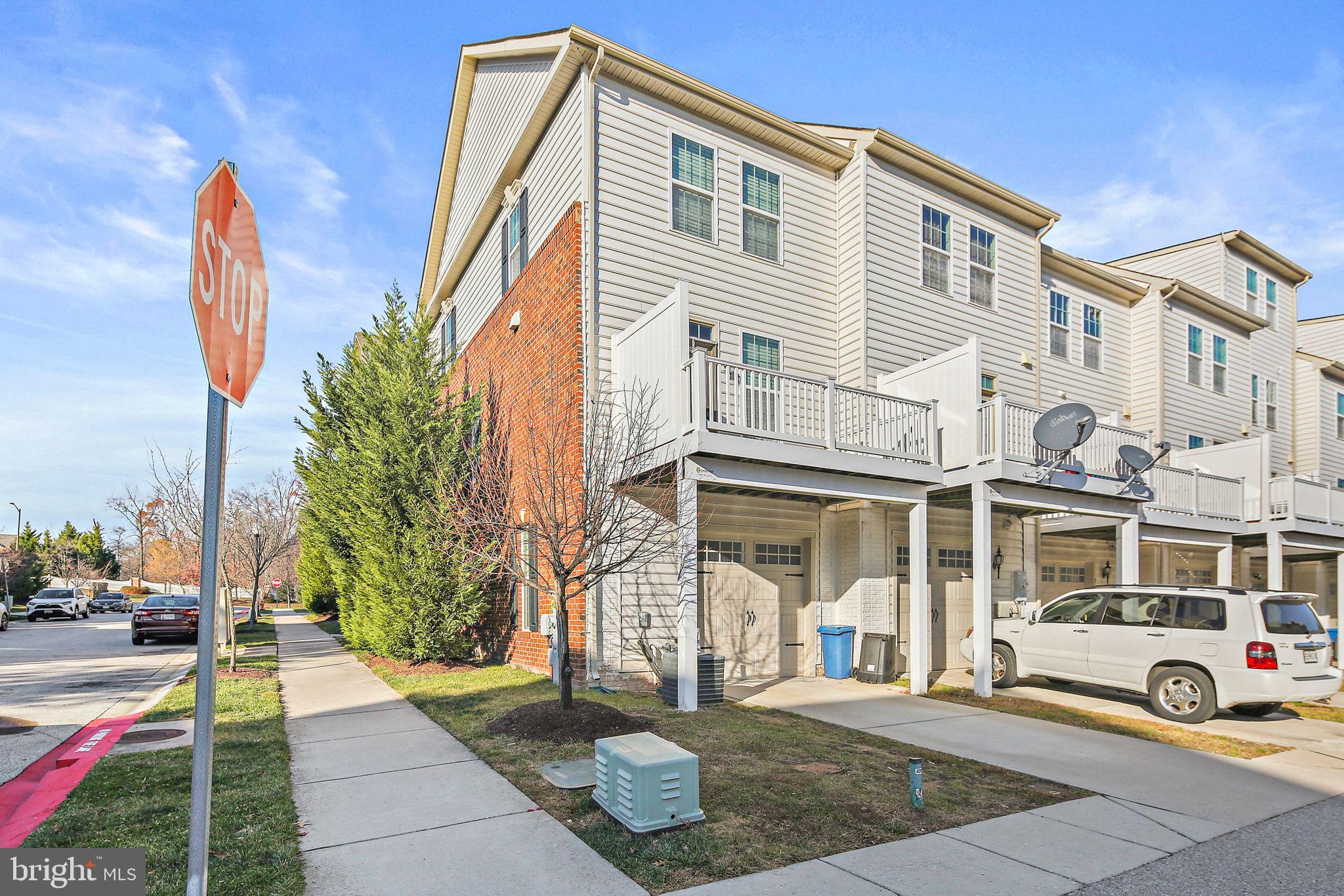 HOWARD SQUARE - Residential Lease