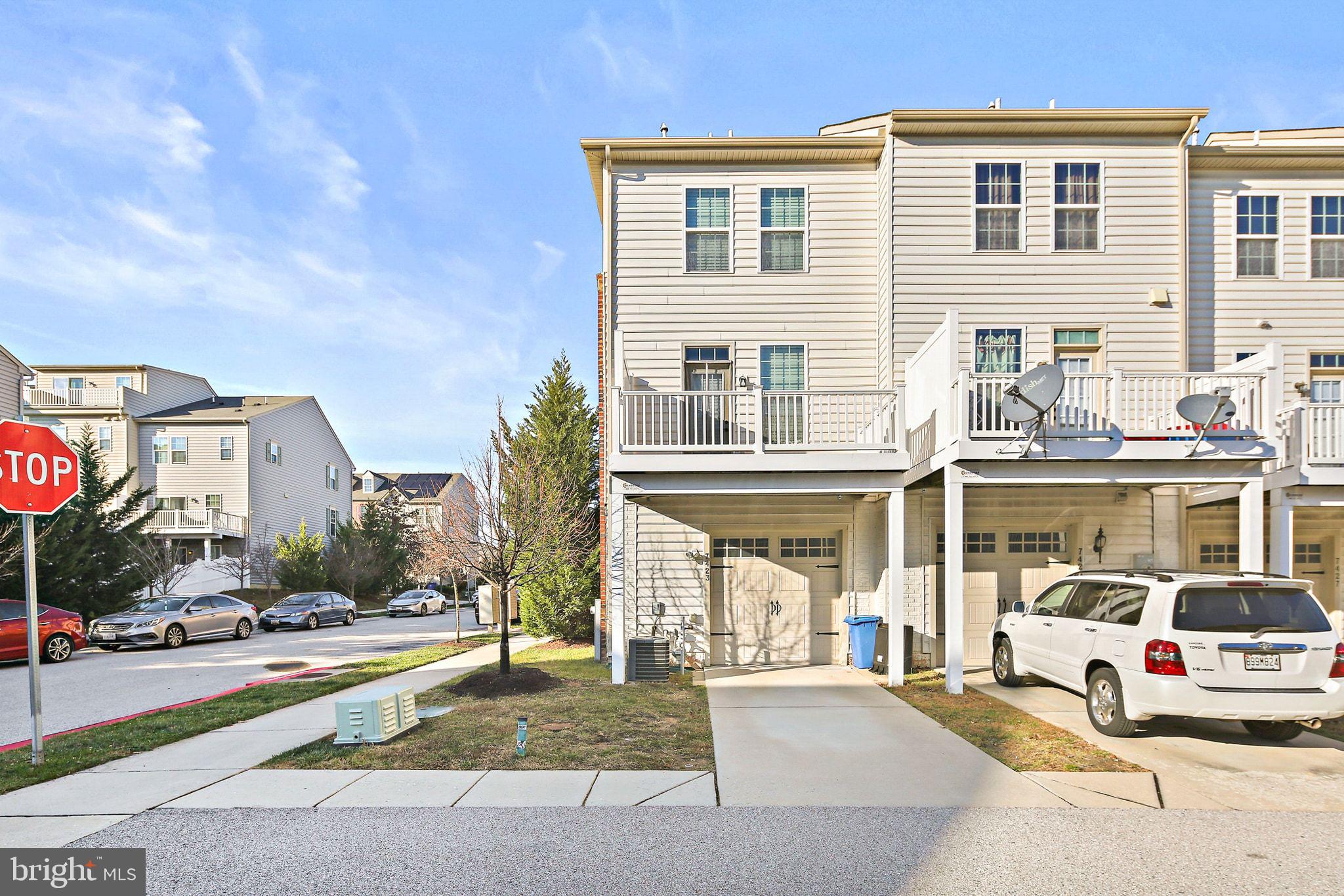 HOWARD SQUARE - Residential Lease