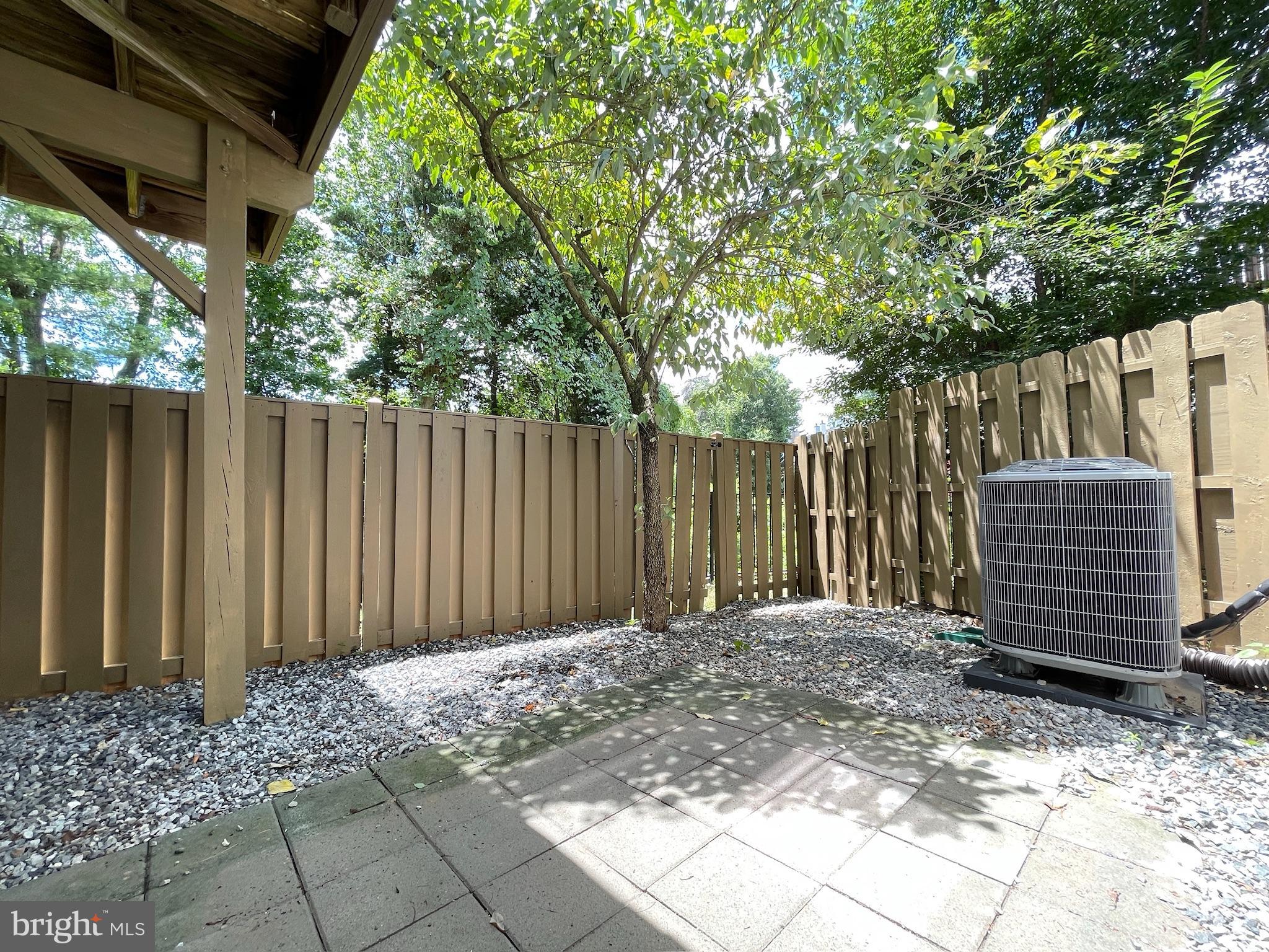 KINGSTOWNE - Residential Lease