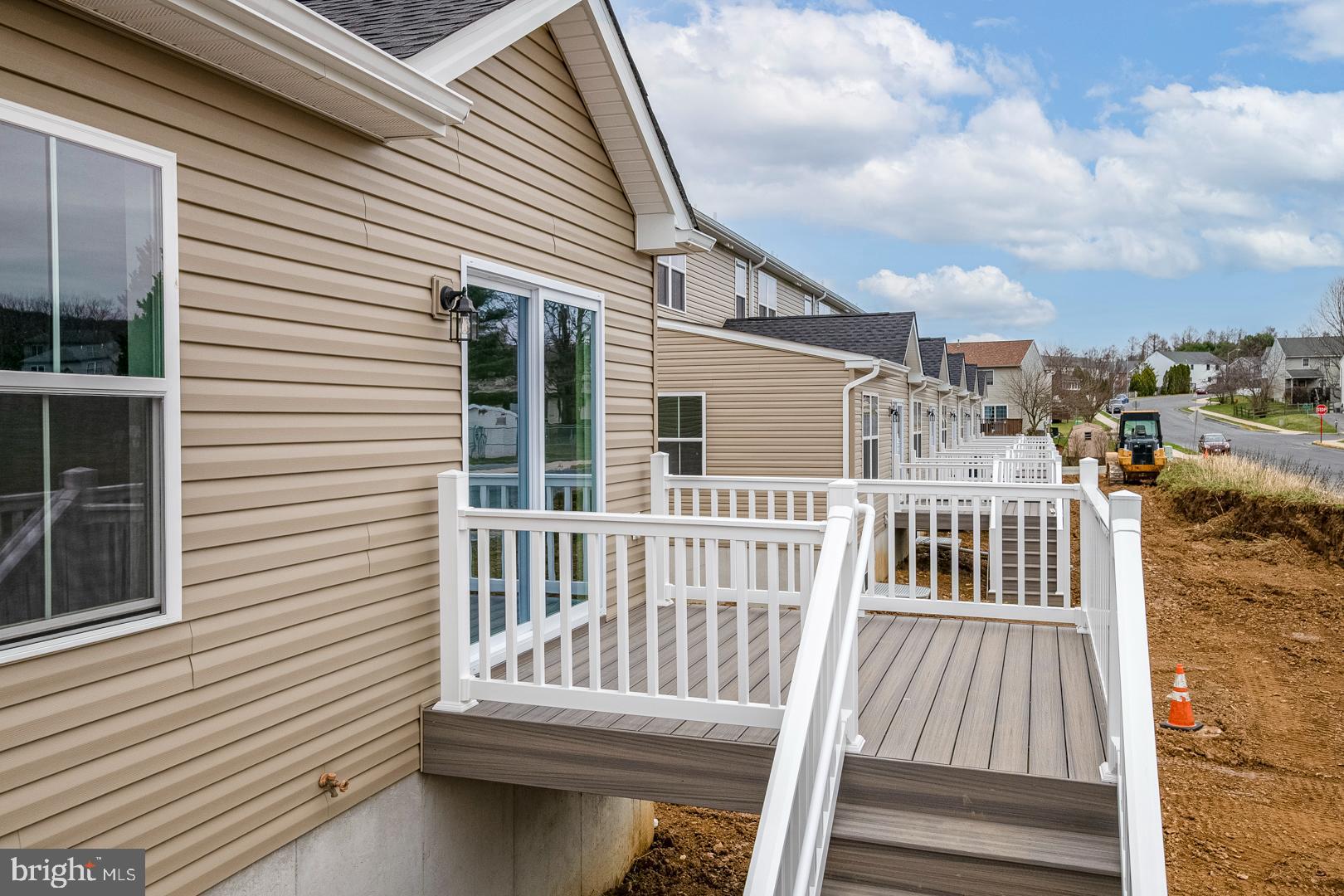 HAWKSTONE VILLAGE - Residential