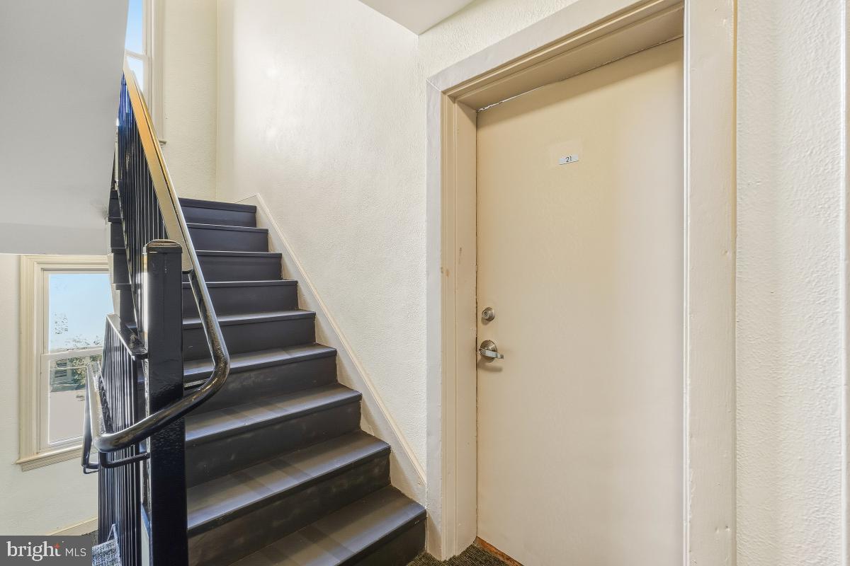 4408 1ST PLACE NE 21