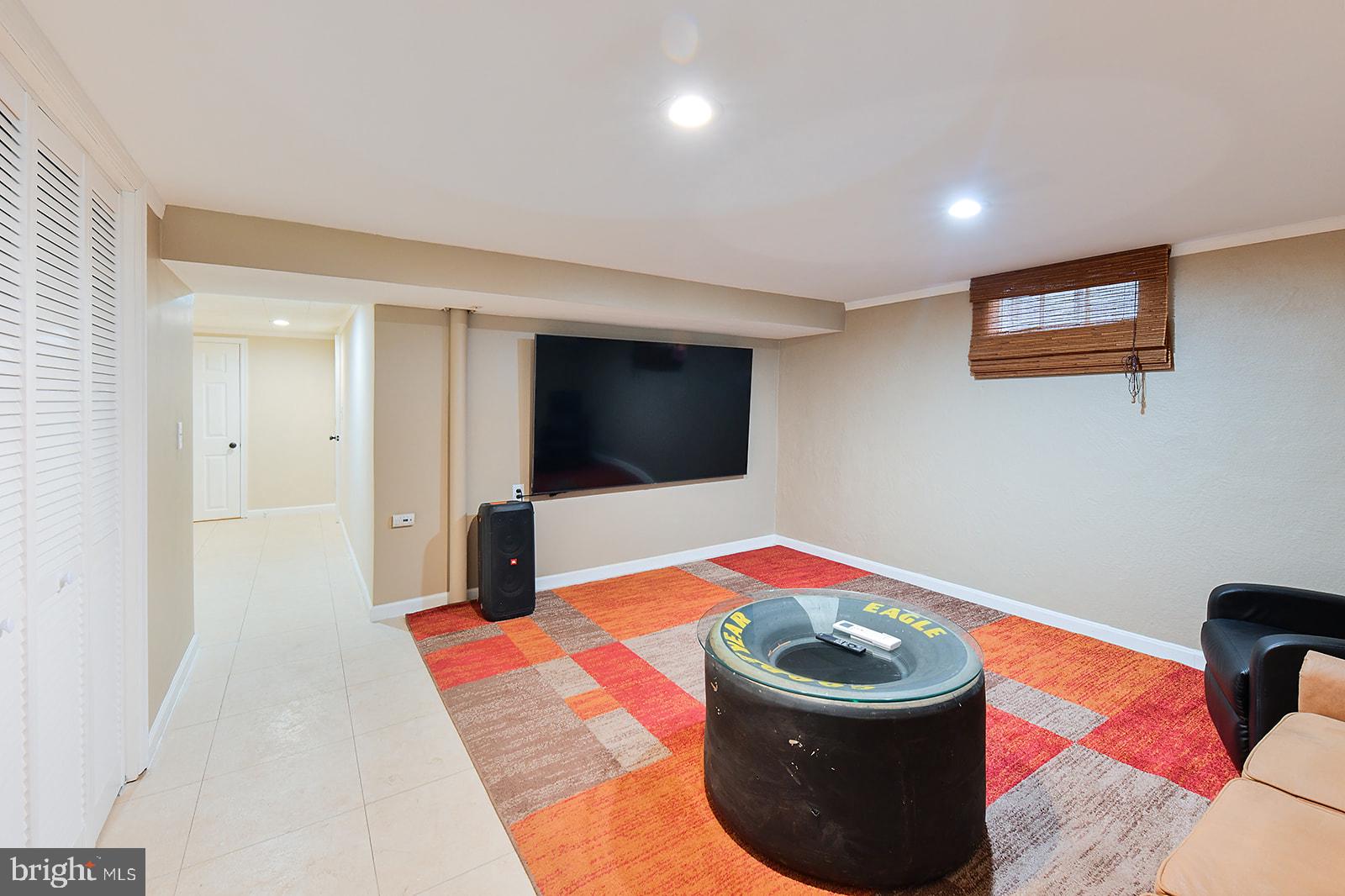 HAMILTON HILLS - Residential