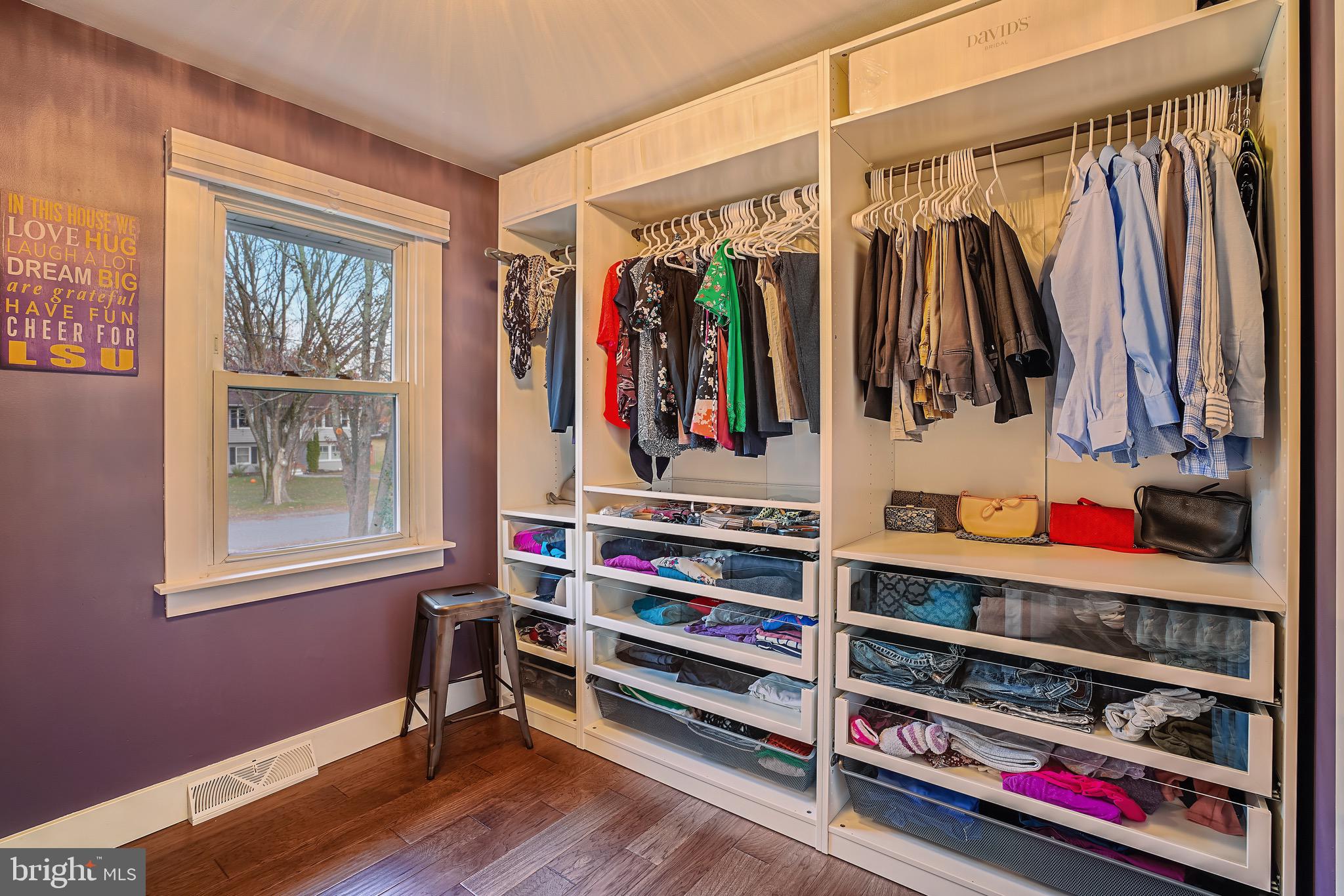 HILLSMERE SHORES - Residential