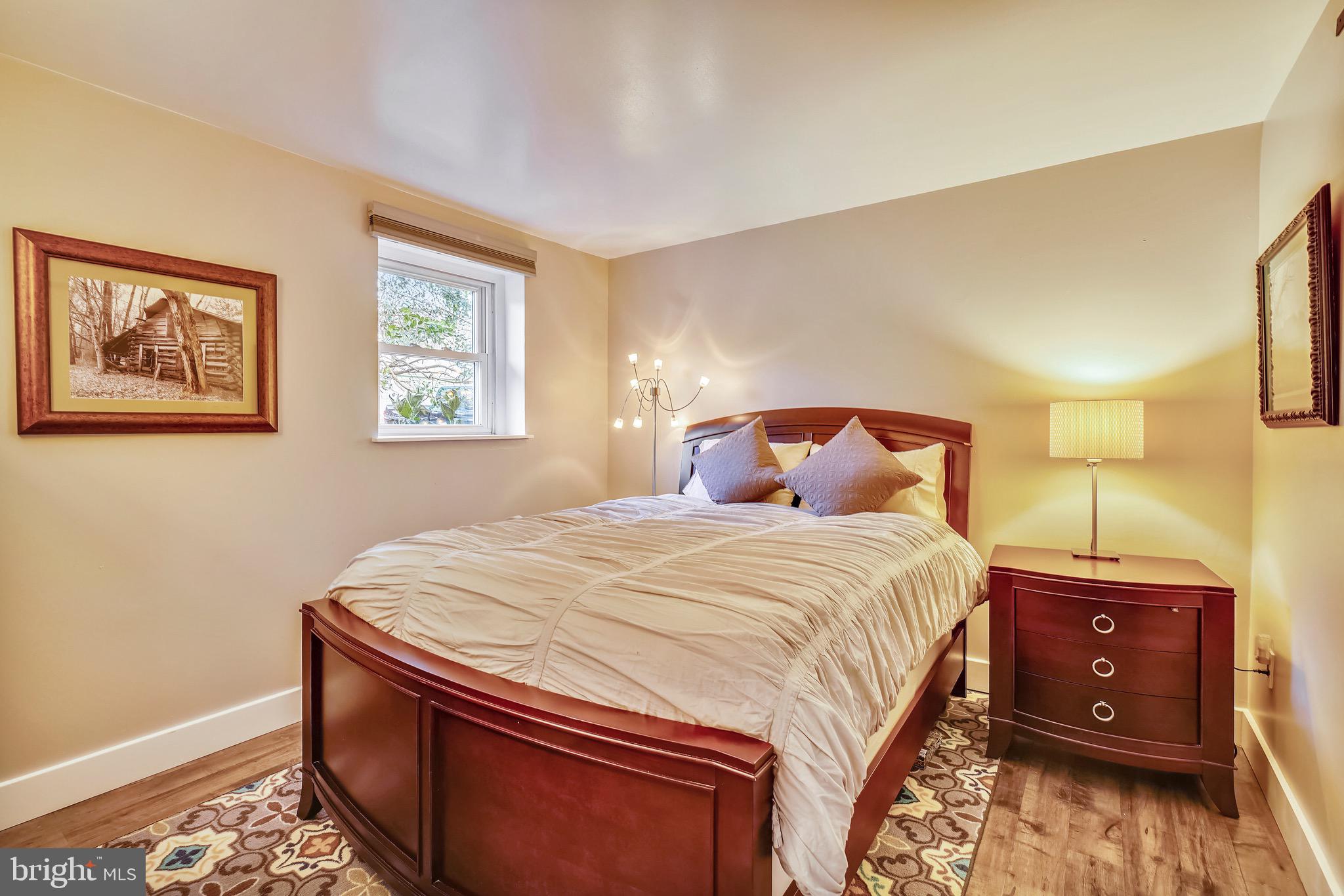 HILLSMERE SHORES - Residential