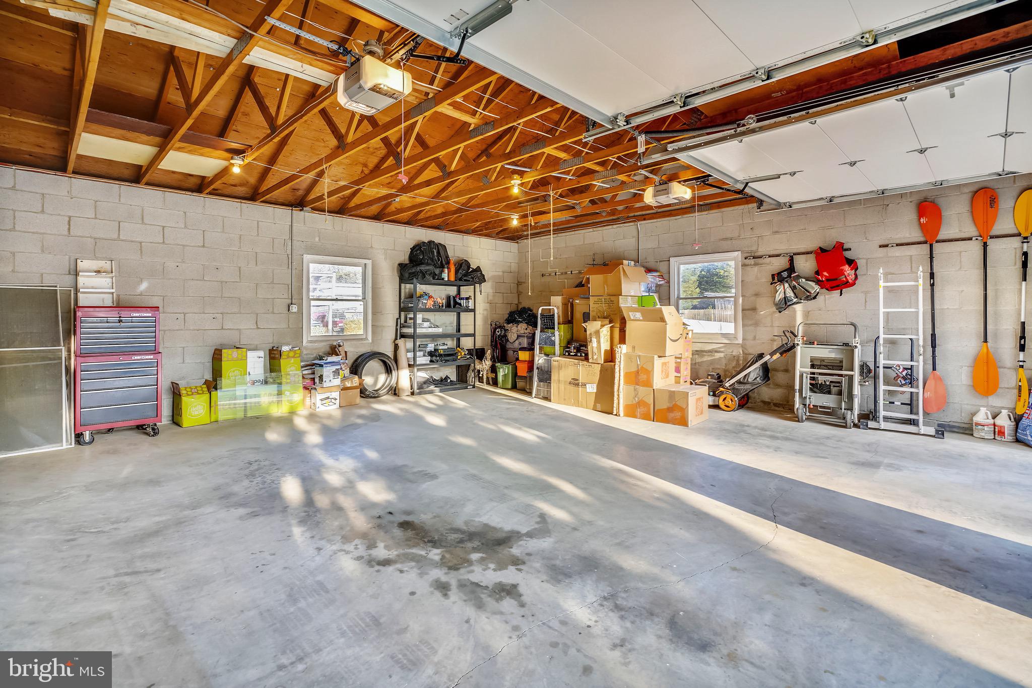 HILLSMERE SHORES - Residential