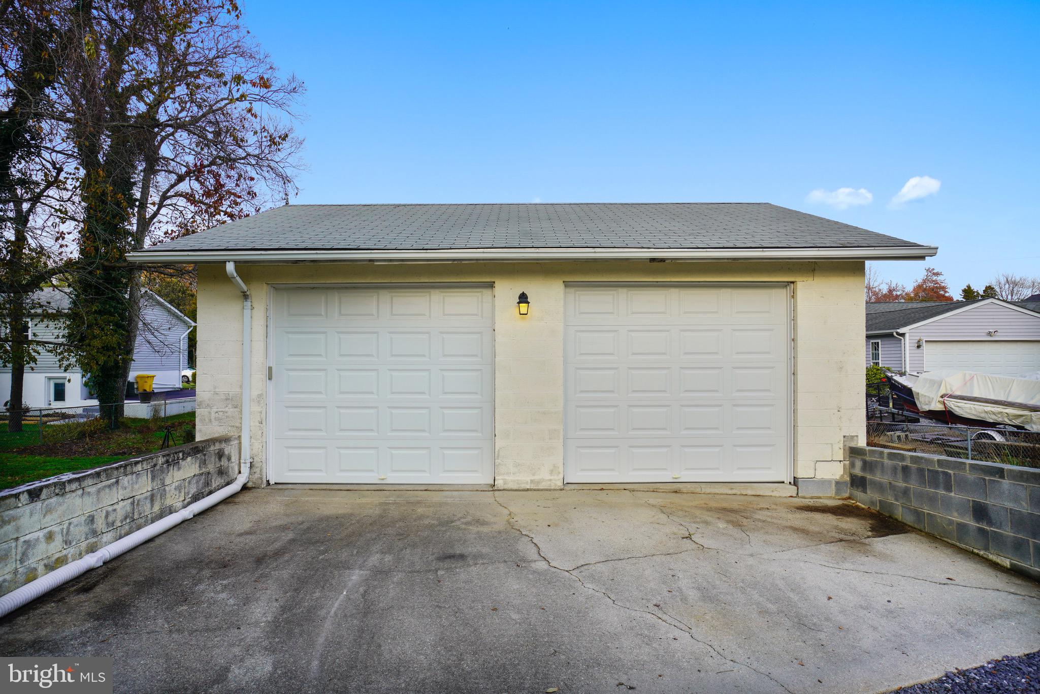 HILLSMERE SHORES - Residential