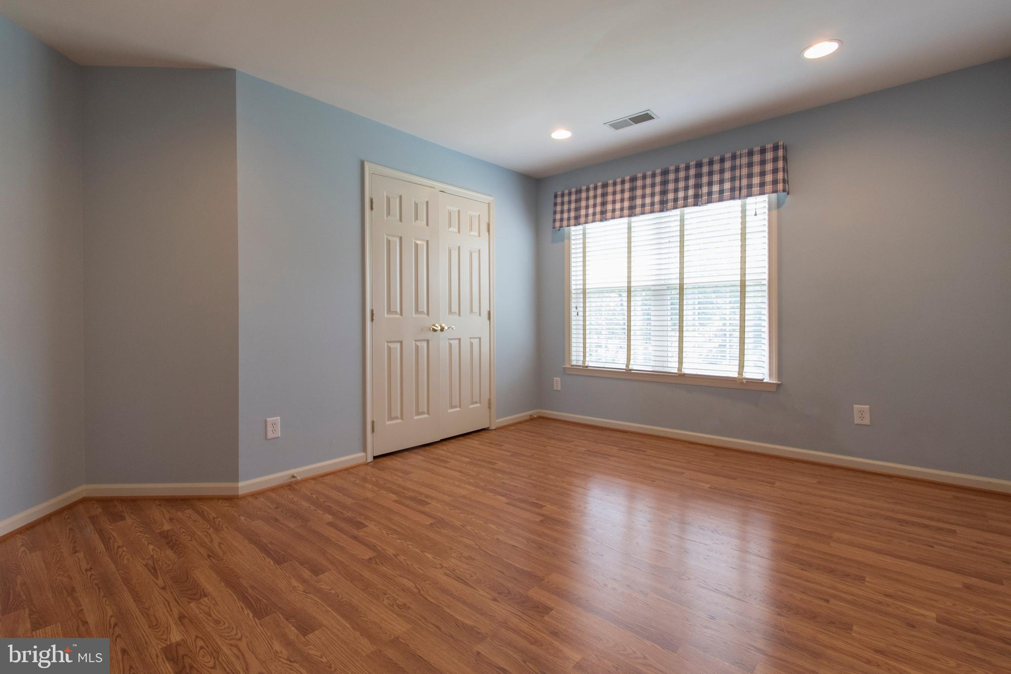 PINEY GLEN VILLAGE - Residential Lease