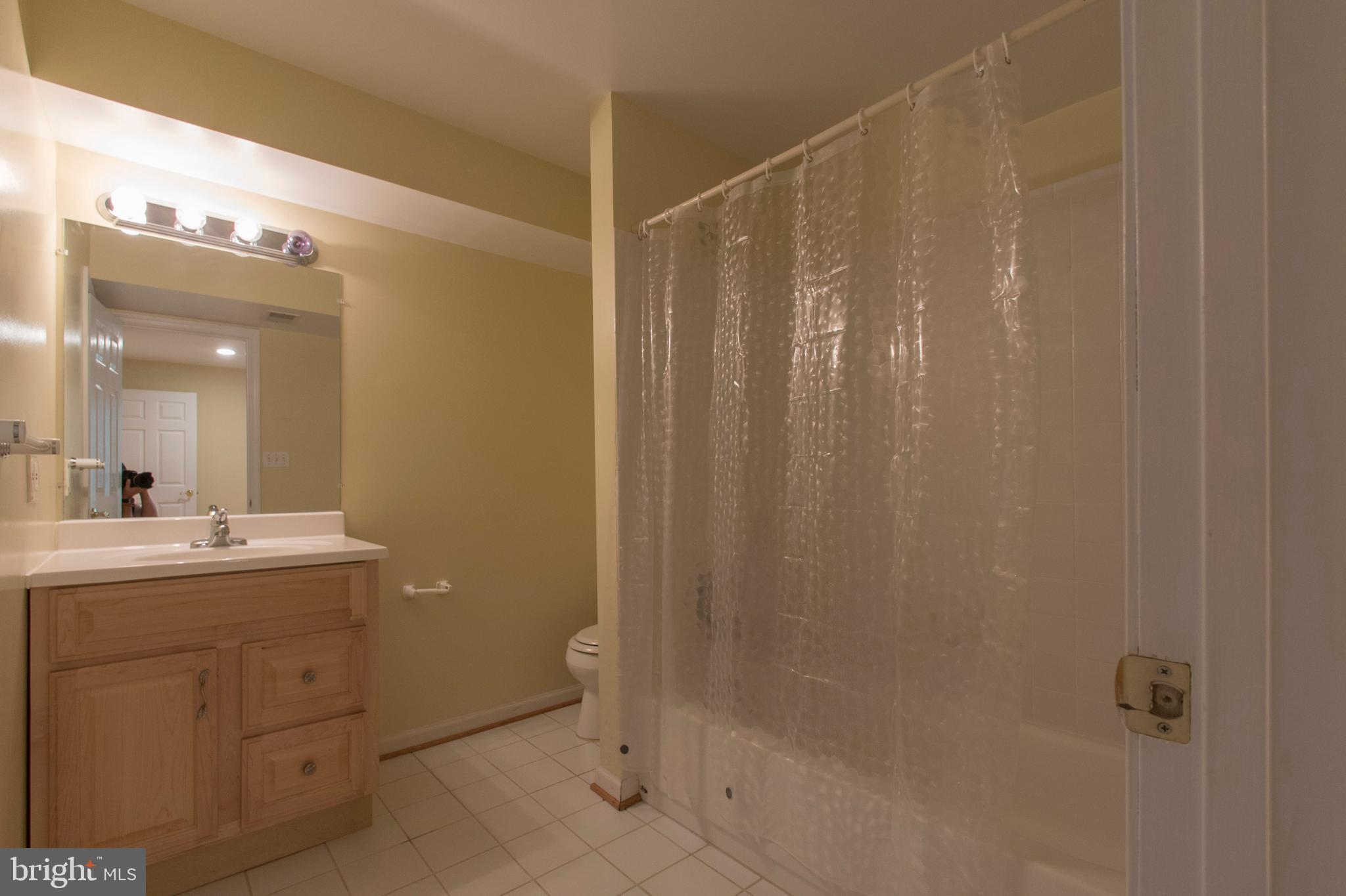 PINEY GLEN VILLAGE - Residential Lease