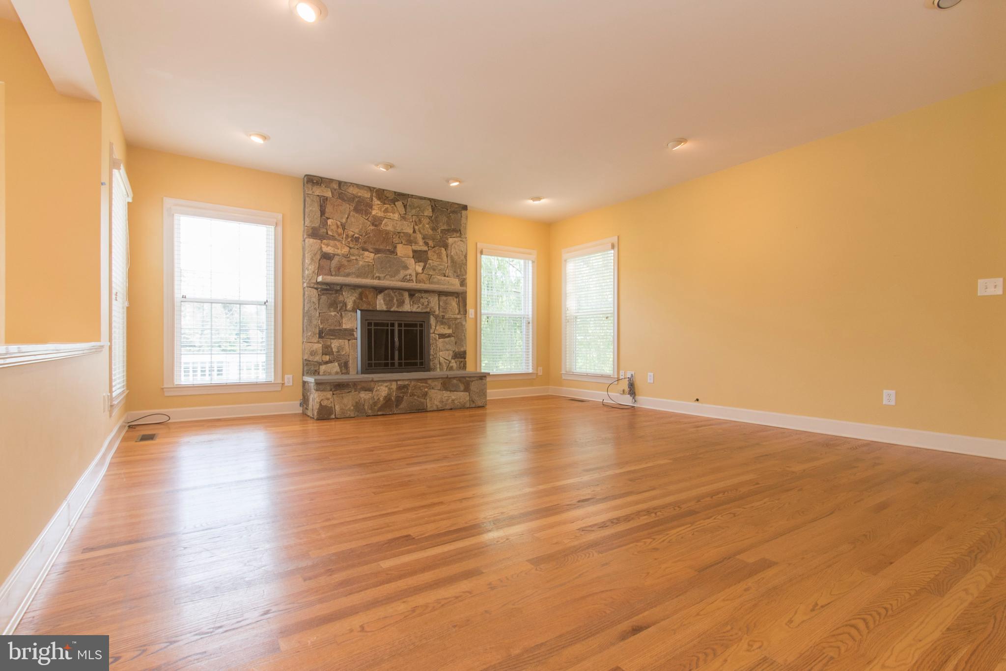 PINEY GLEN VILLAGE - Residential Lease