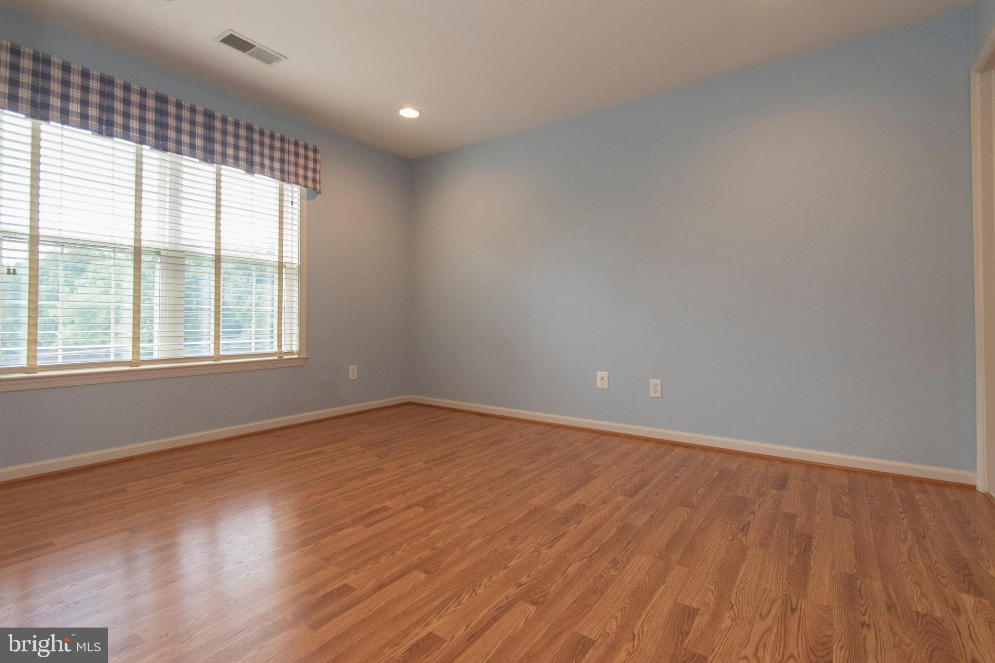 PINEY GLEN VILLAGE - Residential Lease