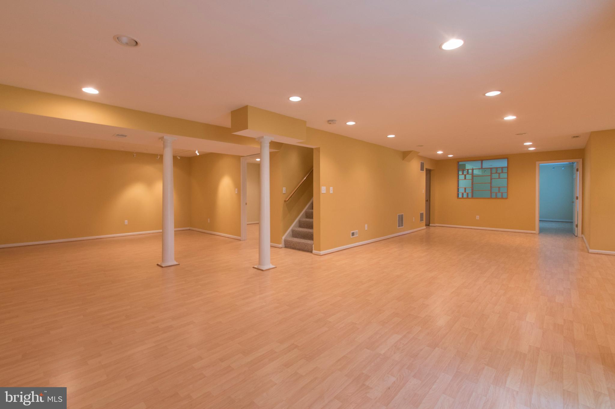 PINEY GLEN VILLAGE - Residential Lease