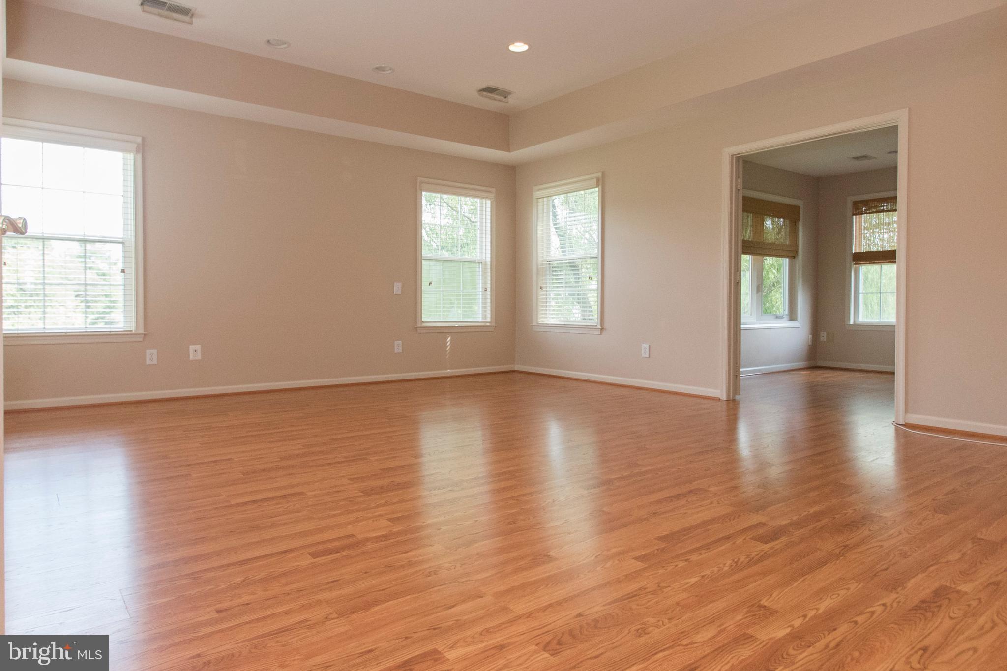 PINEY GLEN VILLAGE - Residential Lease