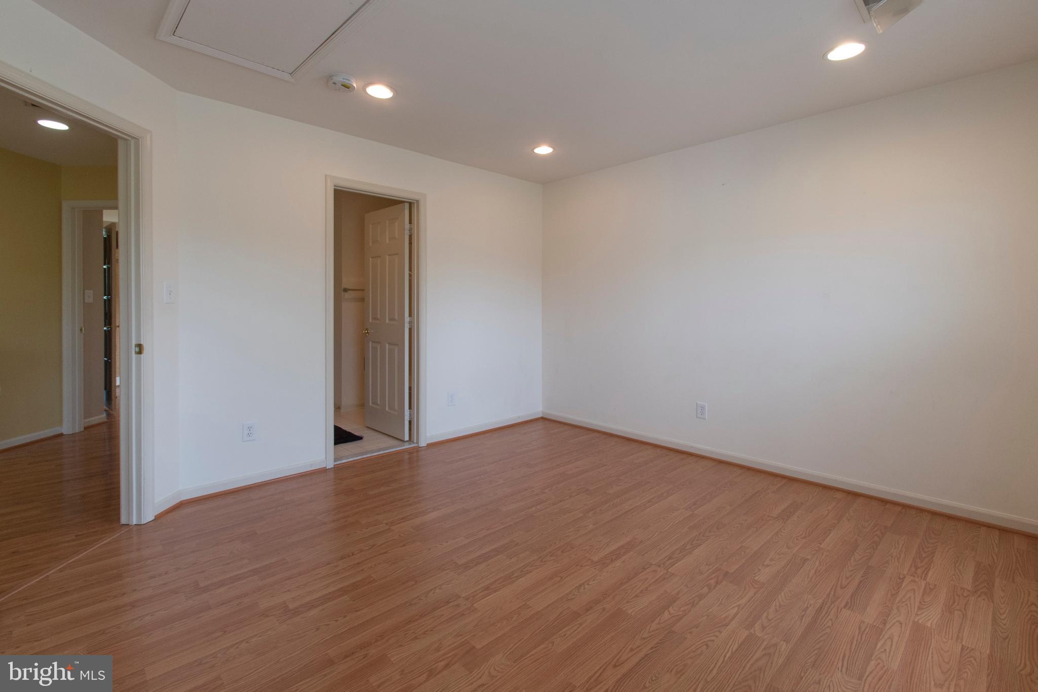 PINEY GLEN VILLAGE - Residential Lease