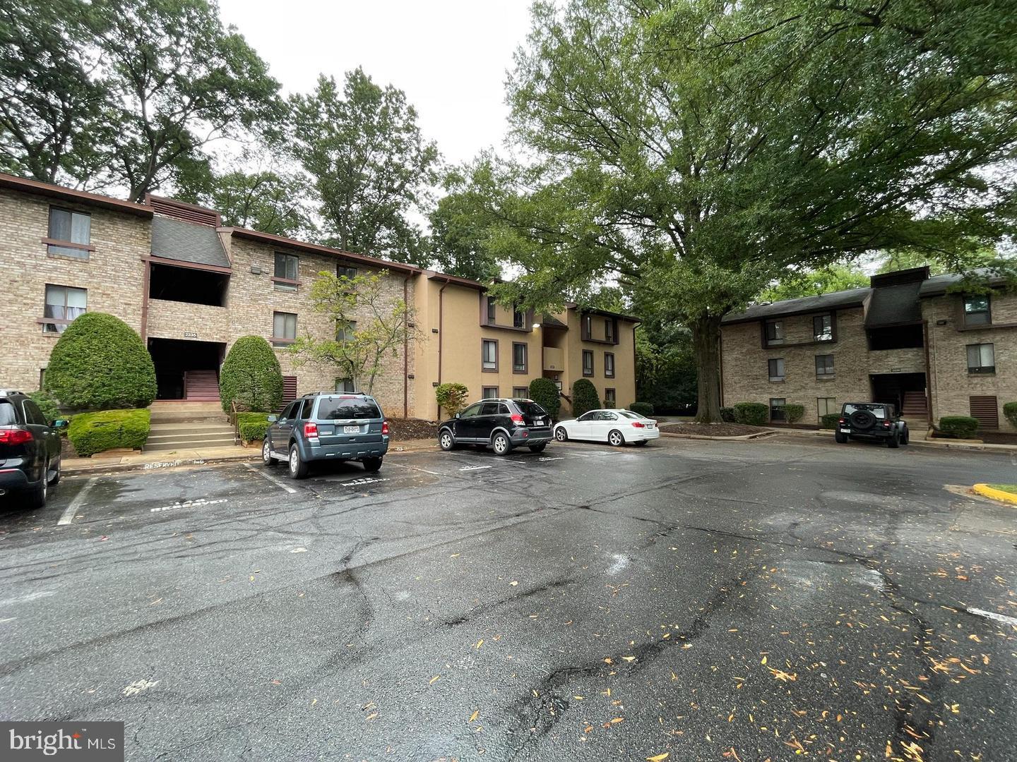 2237 CASTLE ROCK SQUARE 1B