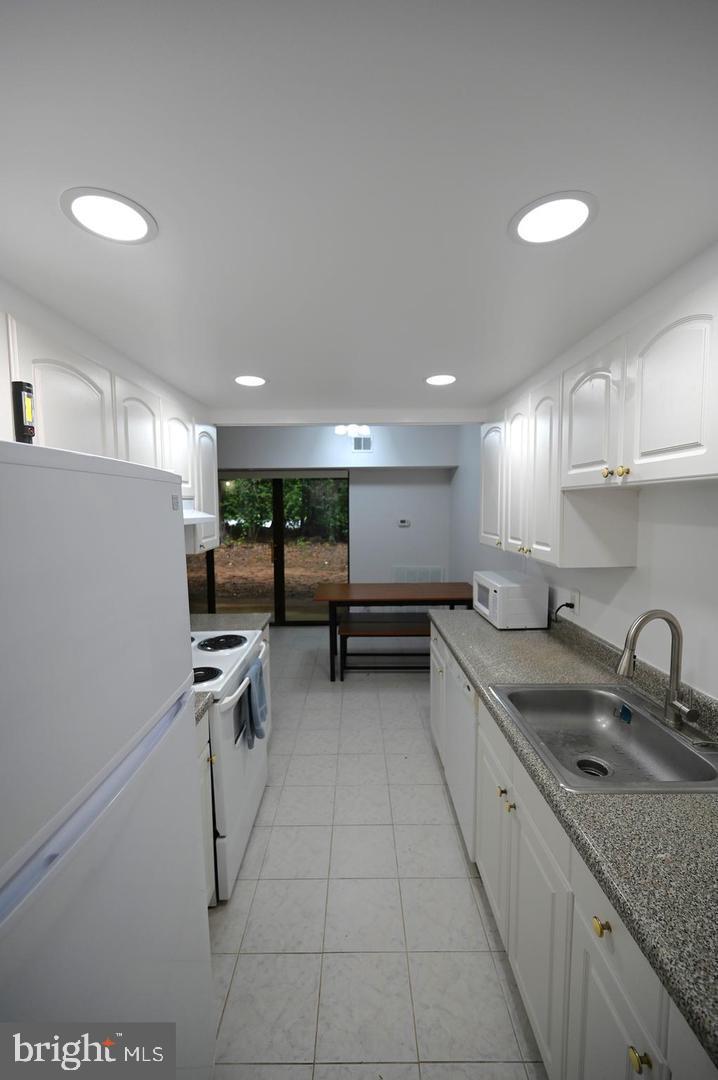 2237 CASTLE ROCK SQUARE 1B