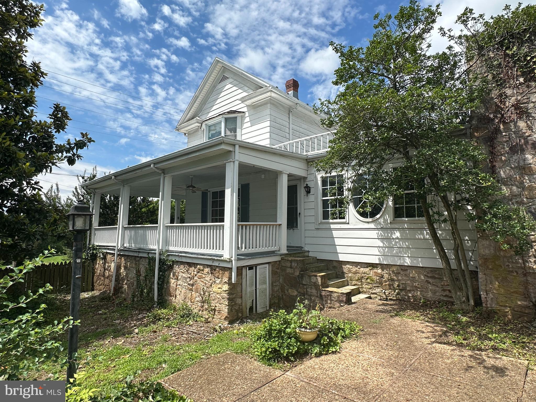 422 MECHANIC STREET
