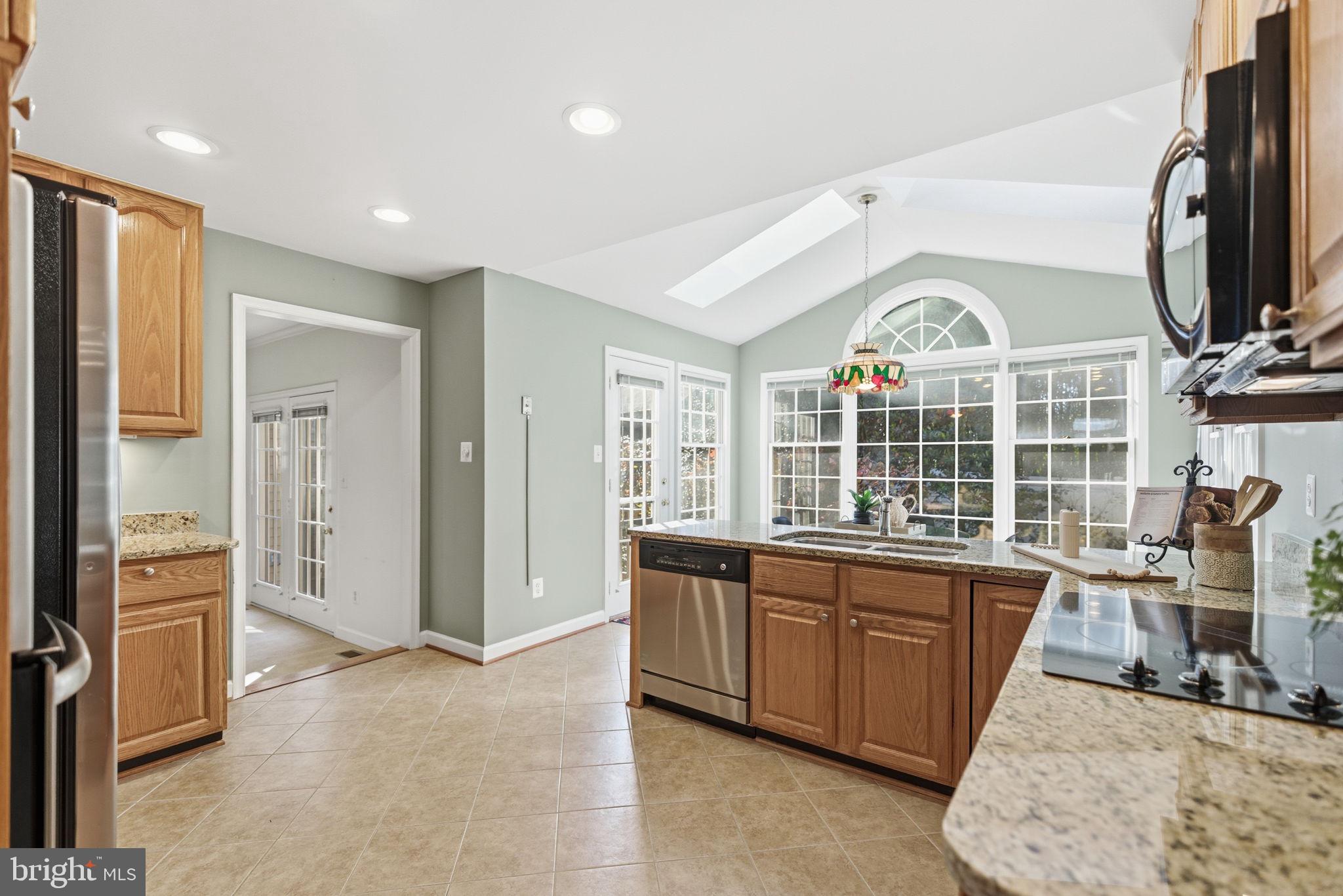 JOHN TRAMMELL COMMONS - Residential