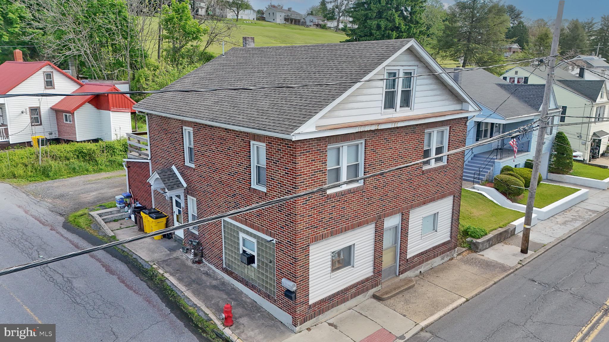 549 W COLUMBIA STREET