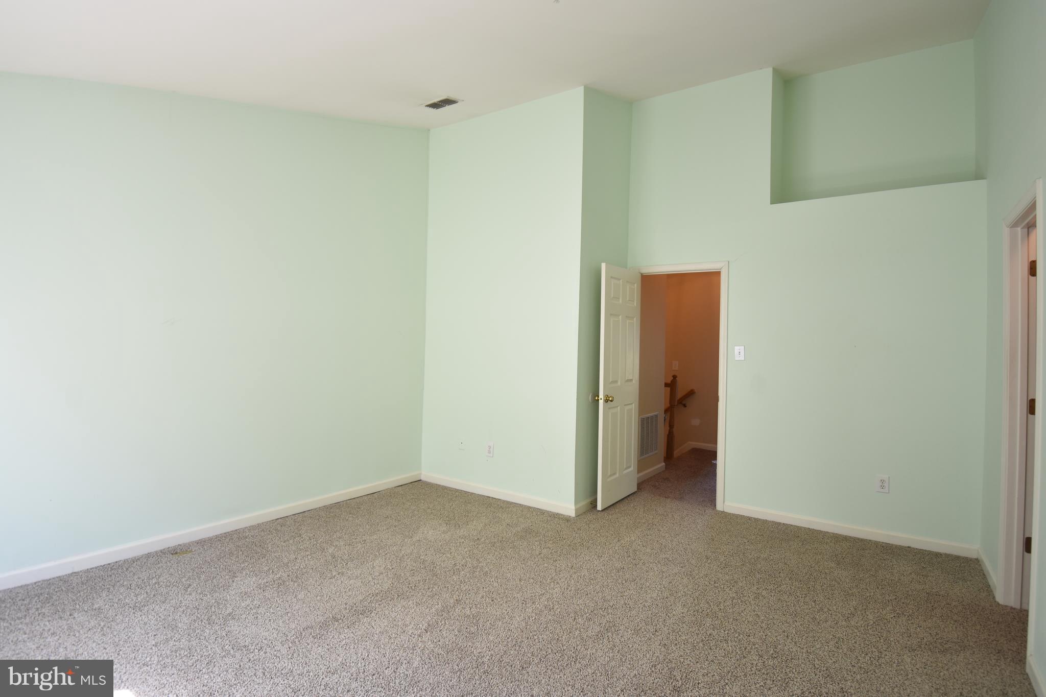 COUNTRY WALK - Residential