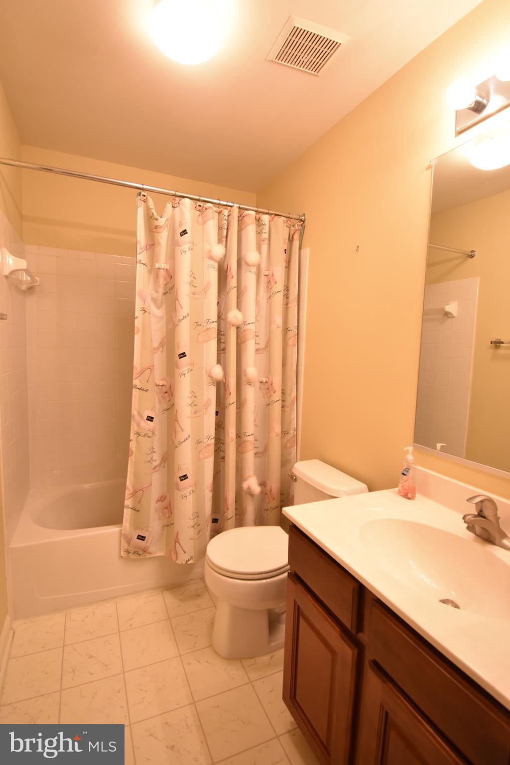 COUNTRY WALK - Residential