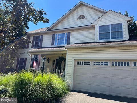 Photo of 1803 Chesterfield Court, FREDERICK, MD 21702 (MLS # MDFR2070940)