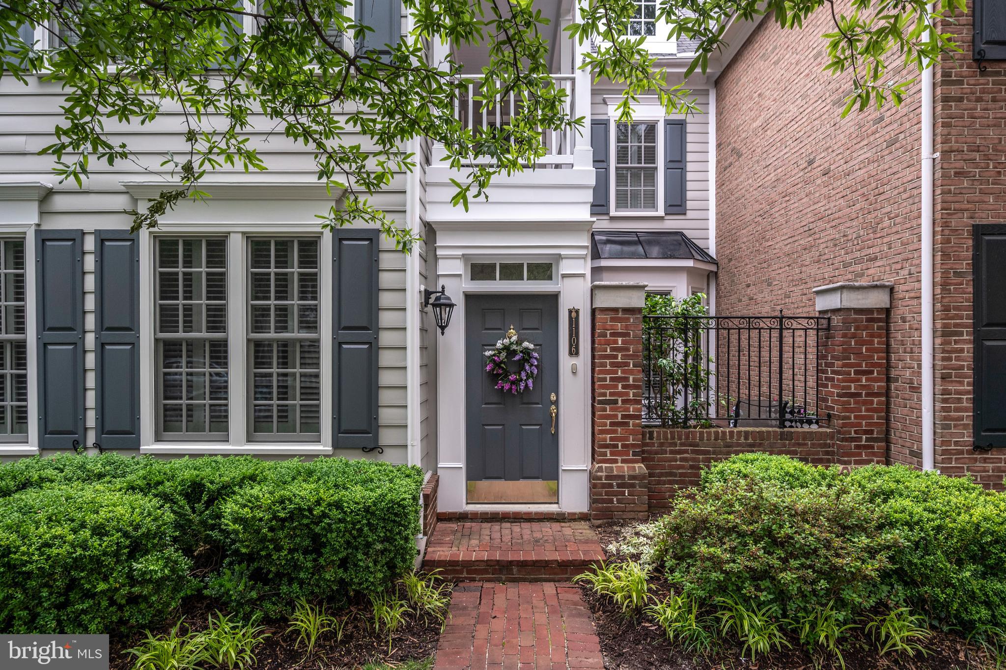 1106 ROUNDHOUSE LANE