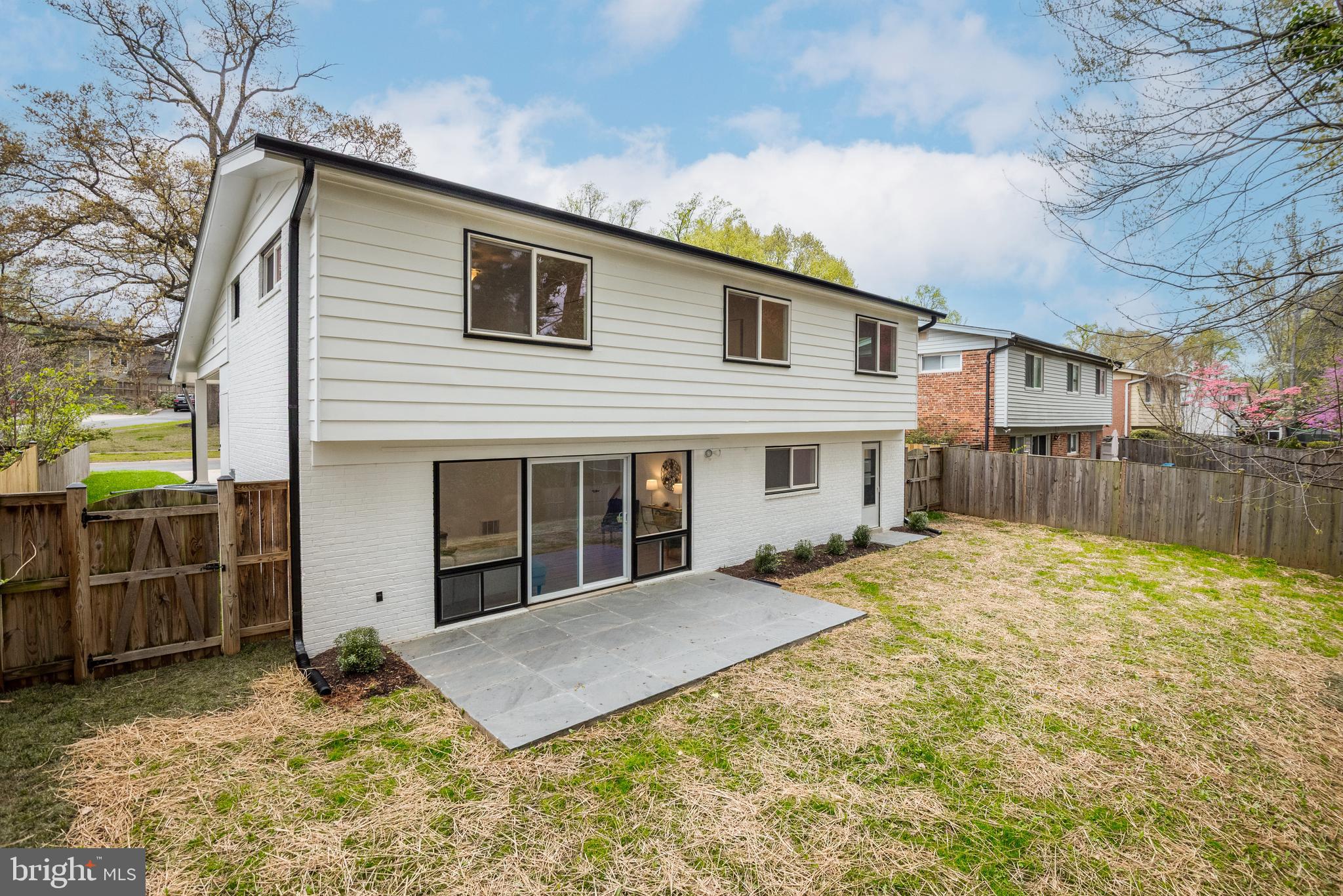 COUNTRY CLUB FOREST - Residential