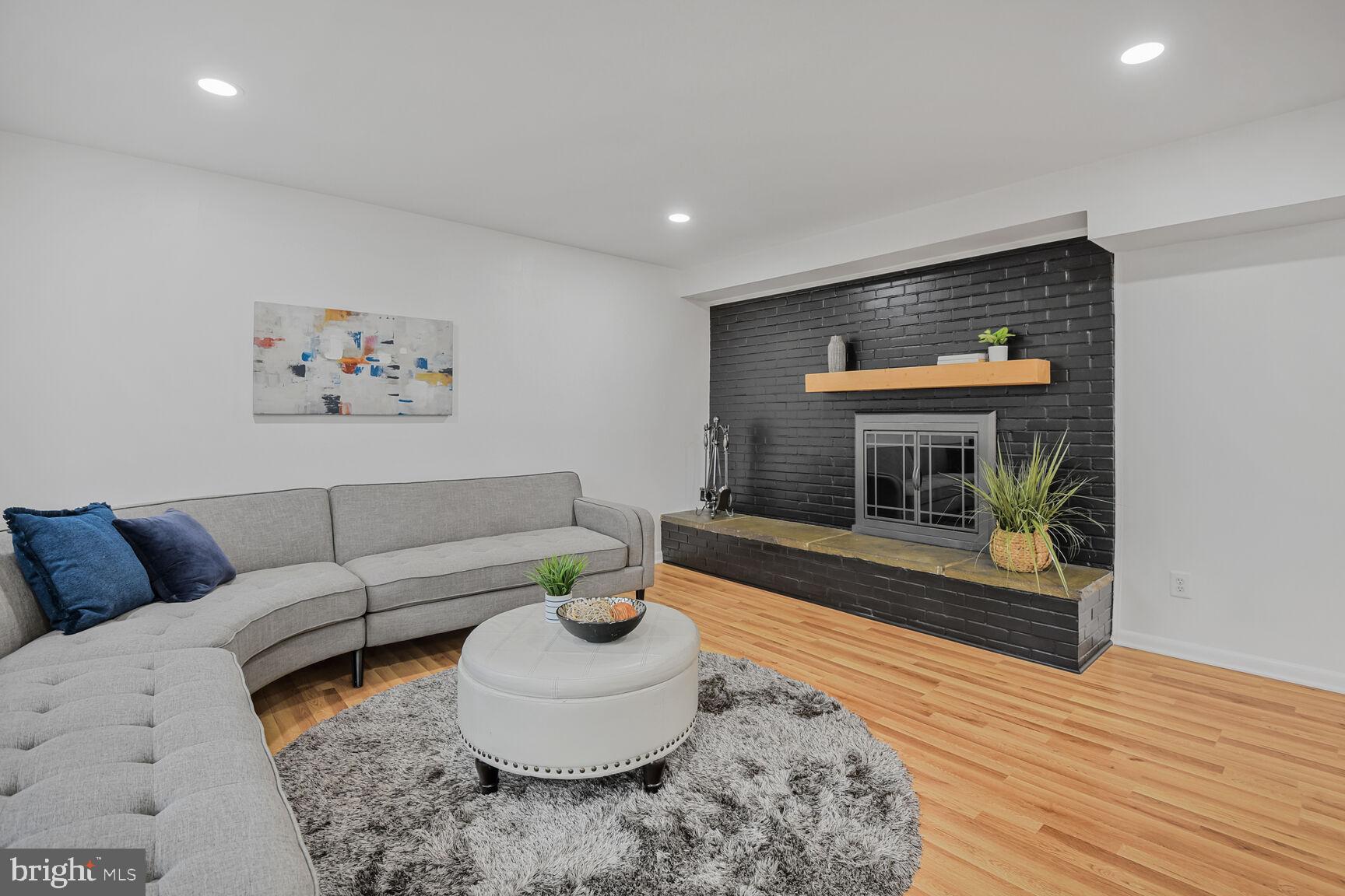 COUNTRY CLUB FOREST - Residential