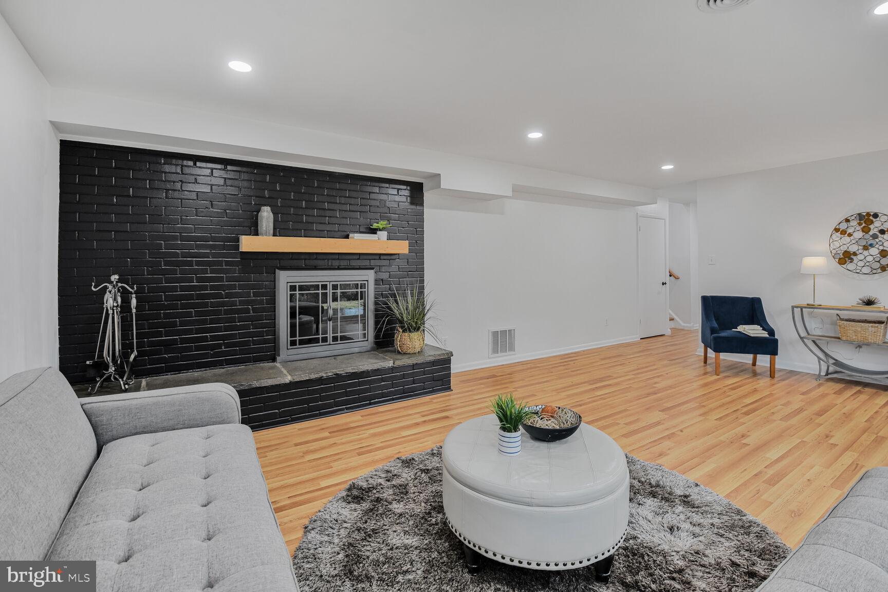 COUNTRY CLUB FOREST - Residential