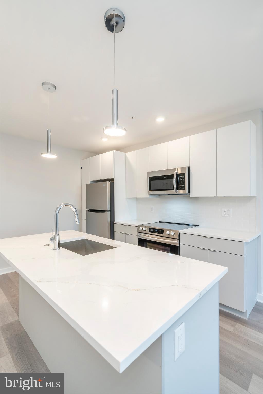 EAST FALLS - Residential Lease