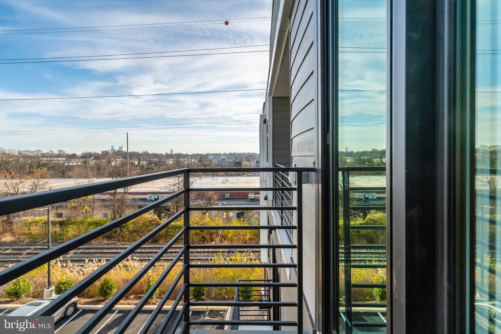 EAST FALLS - Residential Lease