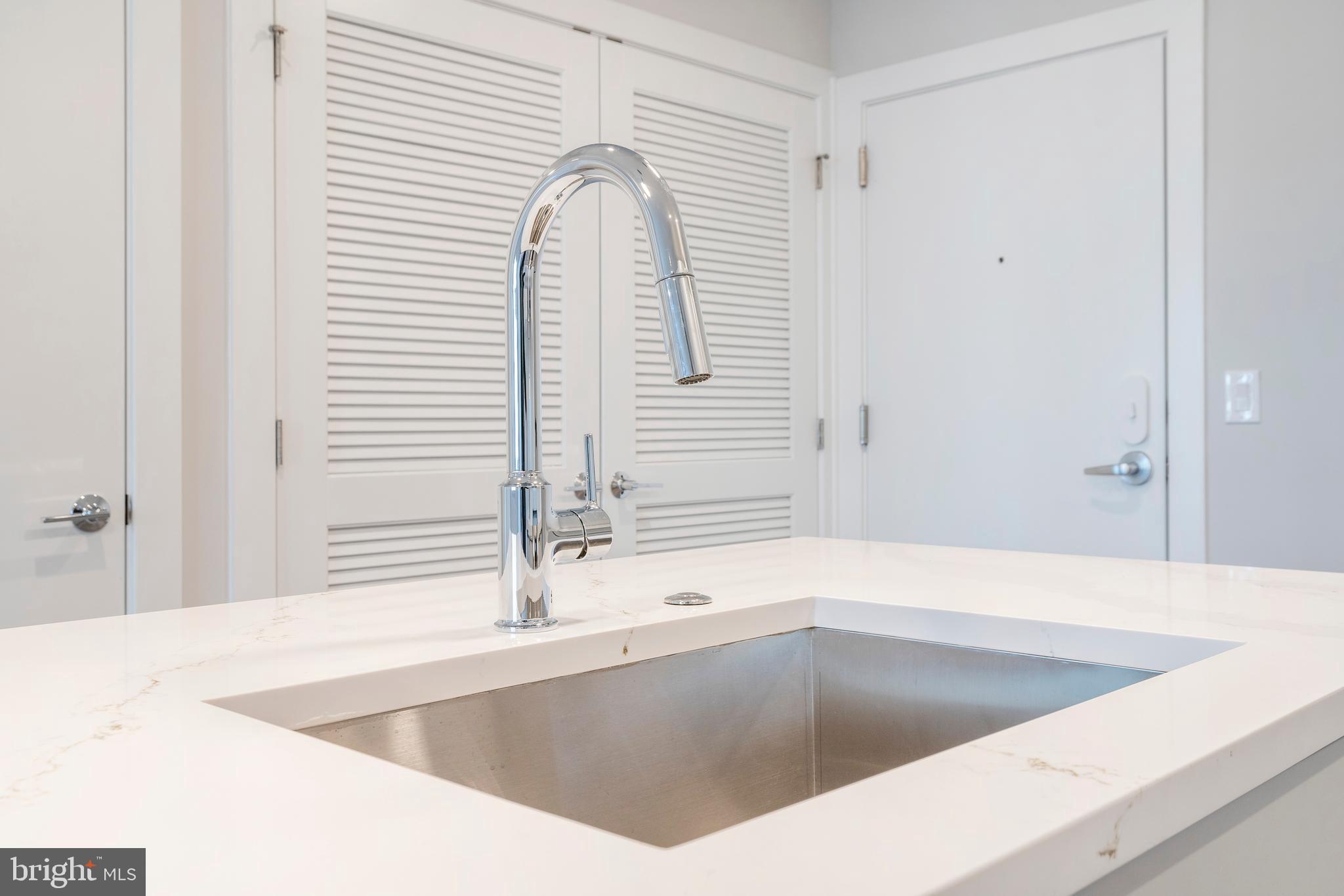 EAST FALLS - Residential Lease