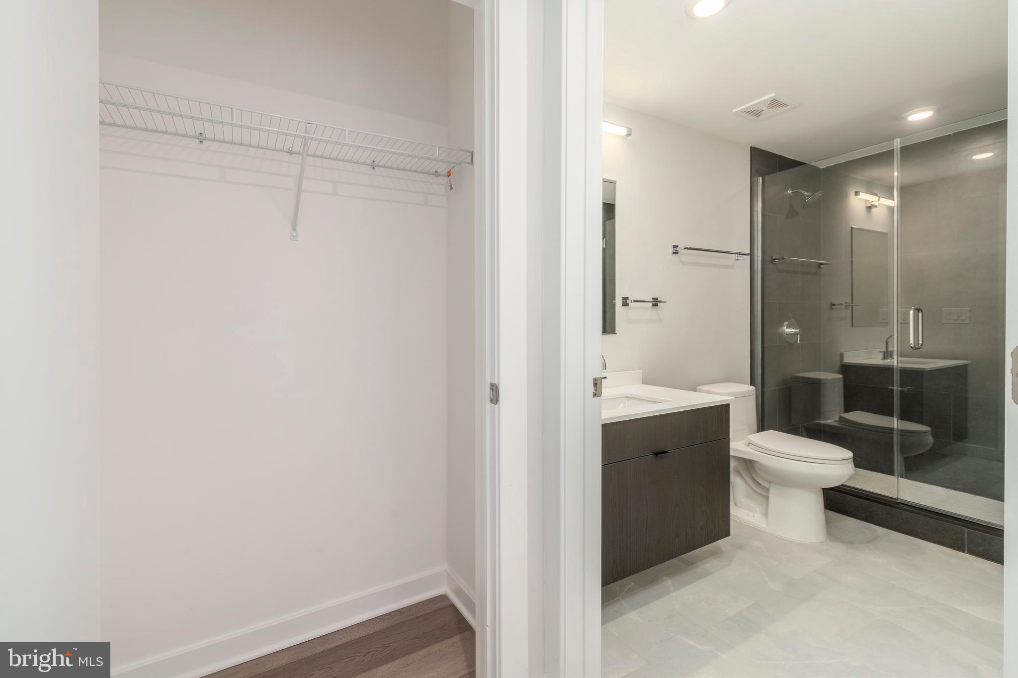 EAST FALLS - Residential Lease