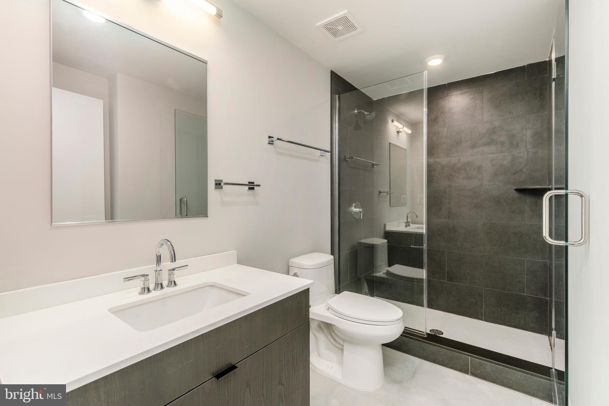 EAST FALLS - Residential Lease