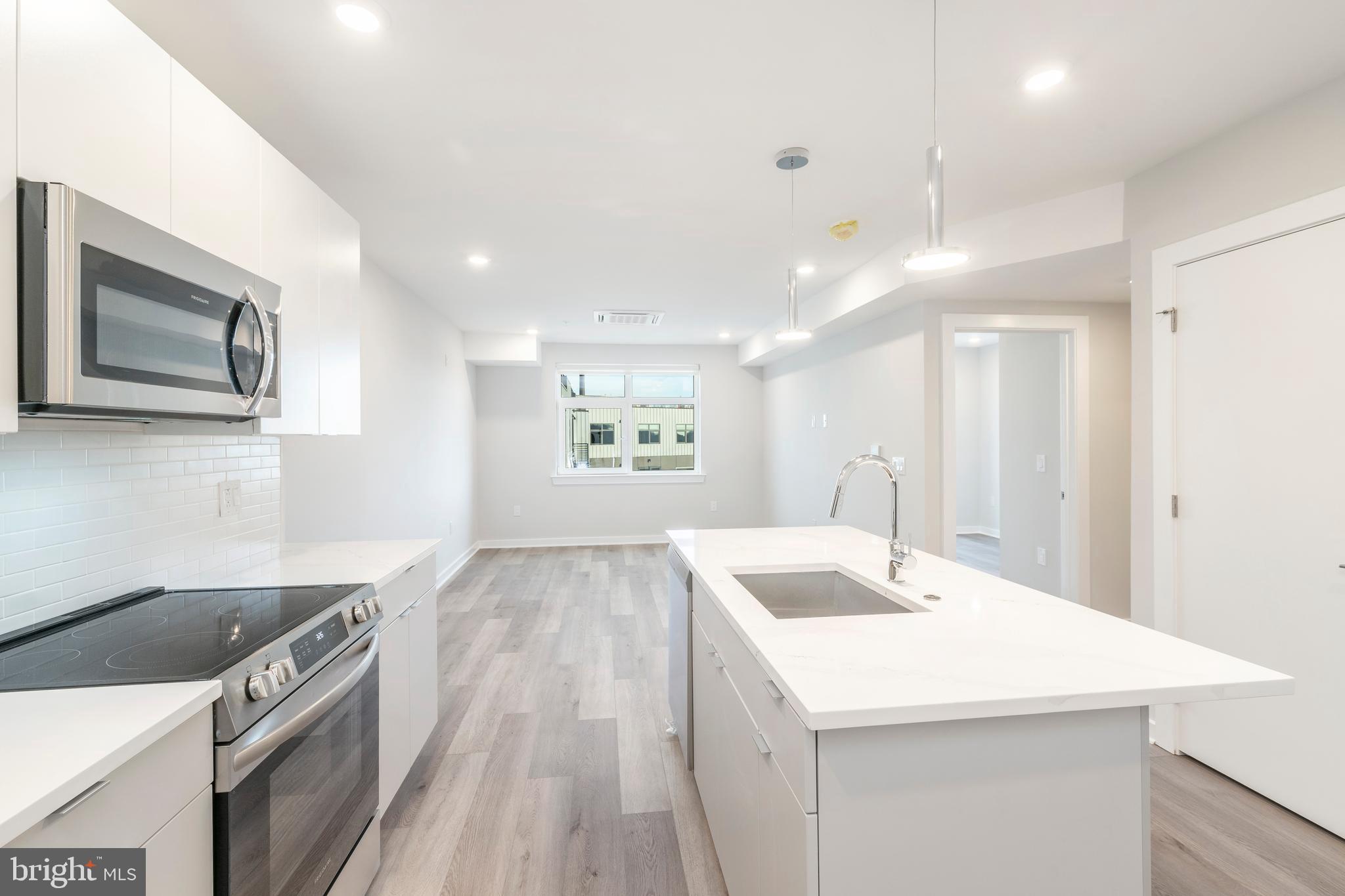 EAST FALLS - Residential Lease